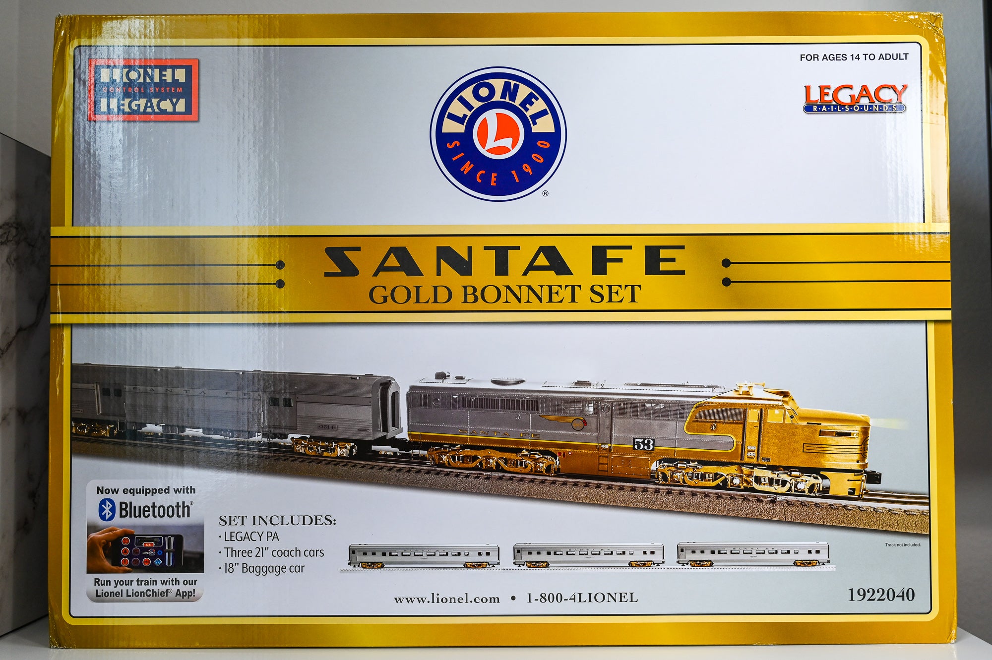 Lionel Santa Fe Gold Bonnet Passenger Set | Legacy | O Scale