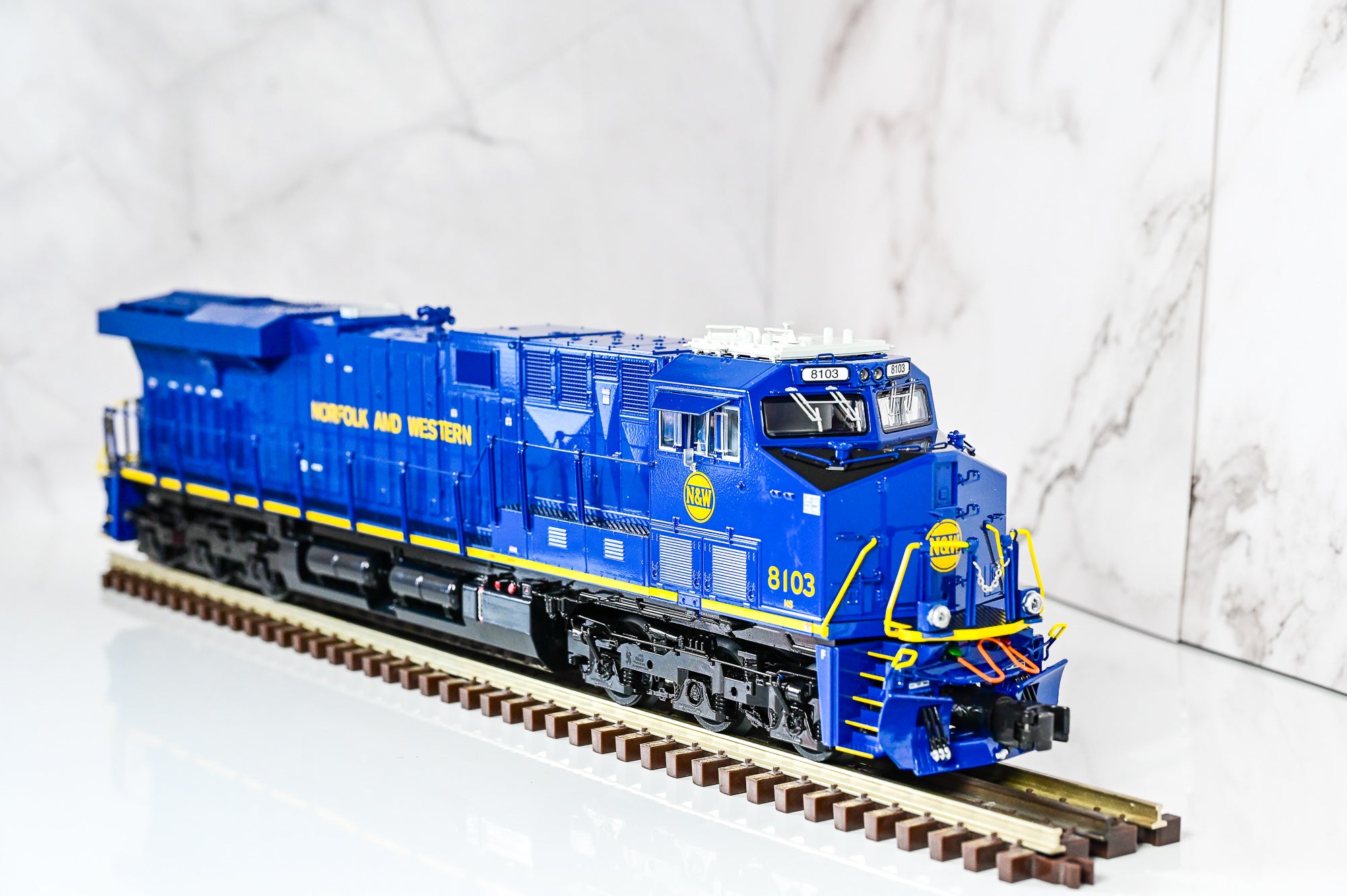 Lionel Norfolk & Western Heritage ES44AC #8103 | Legacy | O Scale