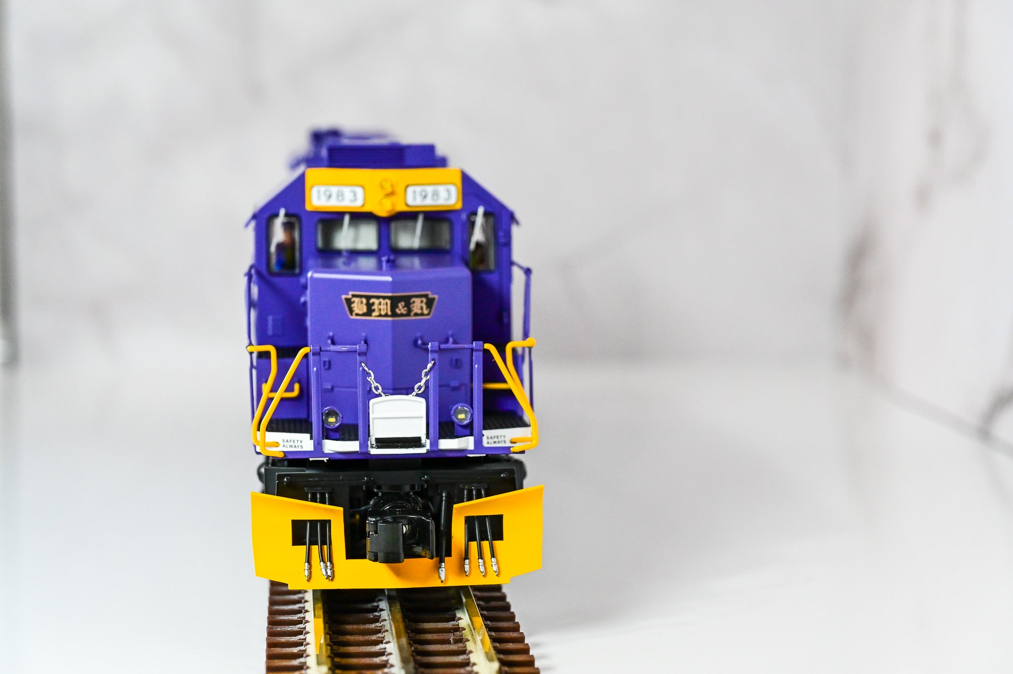 Lionel Reading & Northern SD40-2 #1983 | Legacy | O Scale
