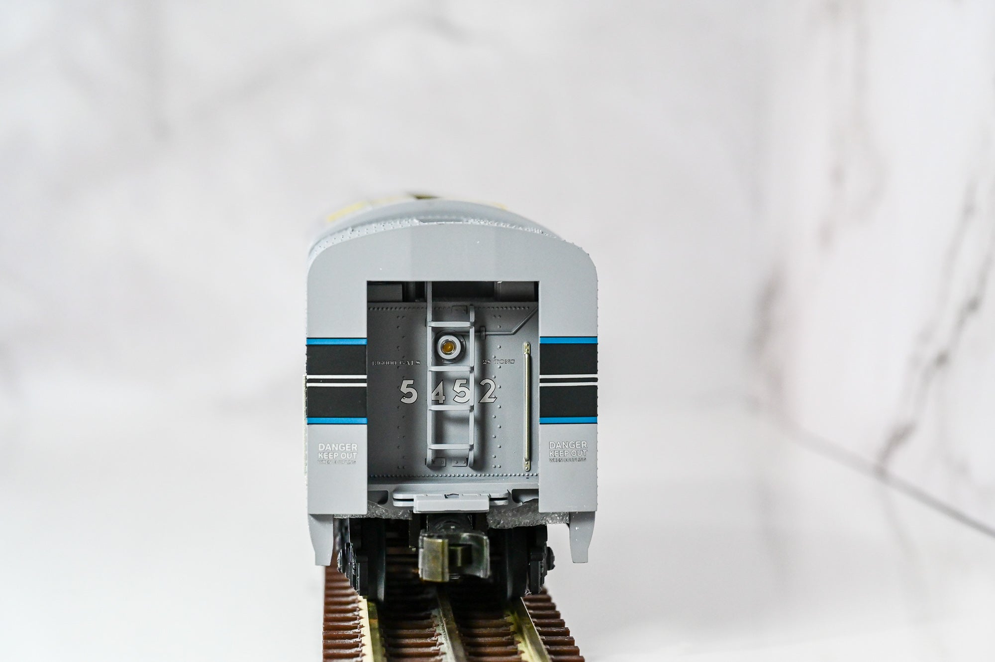 Lionel New York Central Dreyfuss J3 Hudson #5452 | Legacy | O Scale