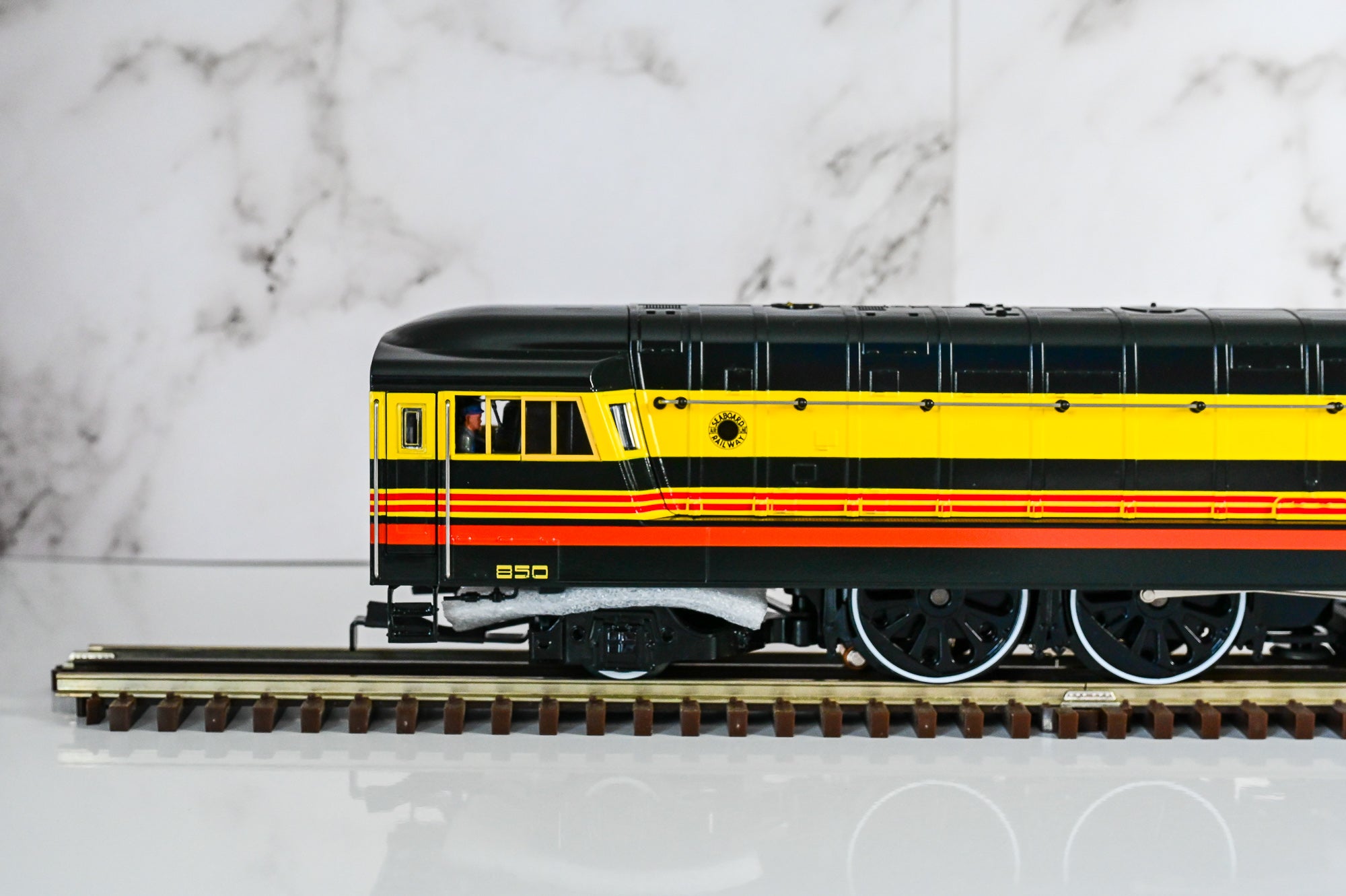 Lionel Seaboard LEGACY 4-4-2 #850 | LEGACY | O Scale