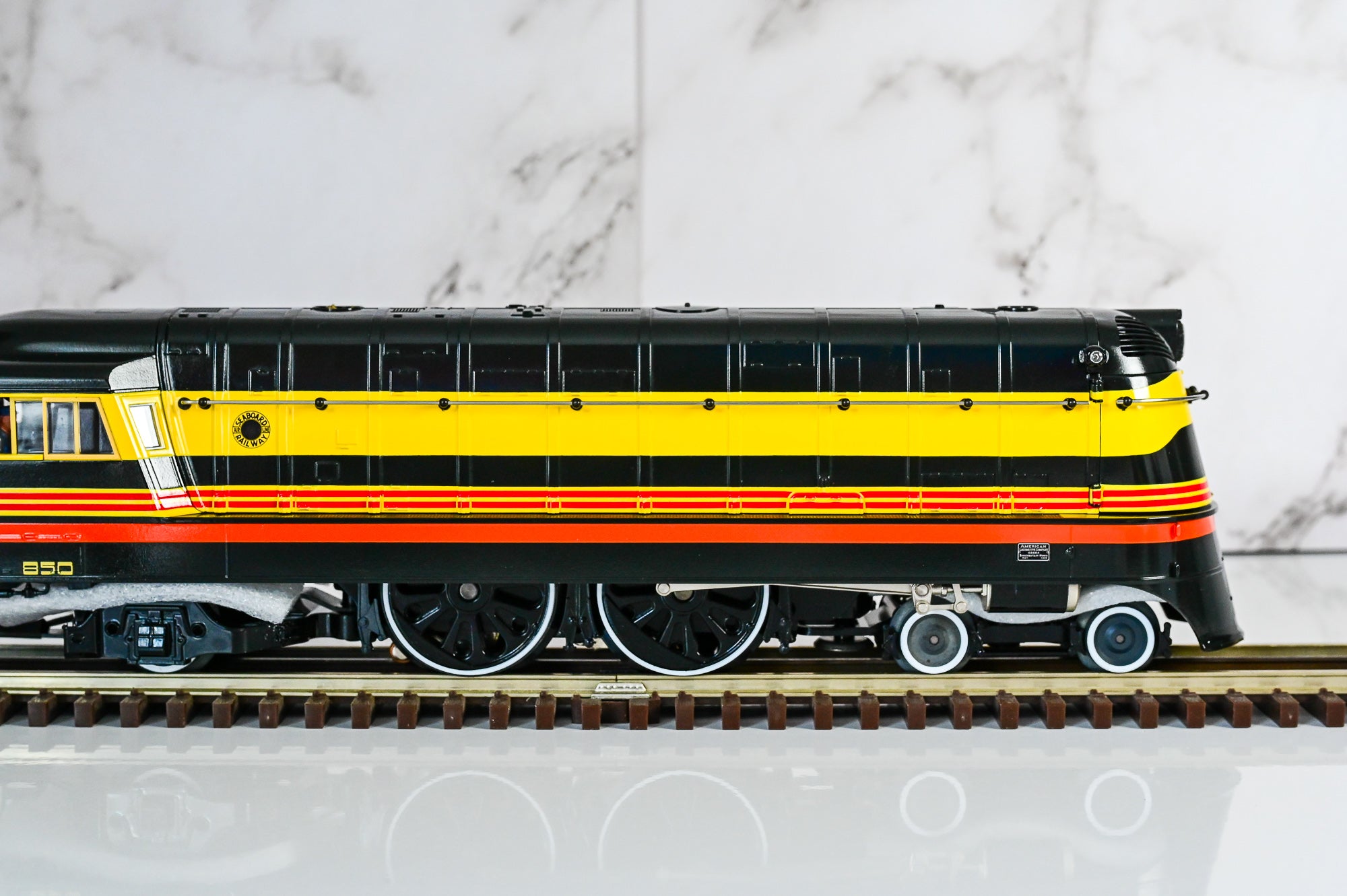 Lionel Seaboard LEGACY 4-4-2 #850 | LEGACY | O Scale
