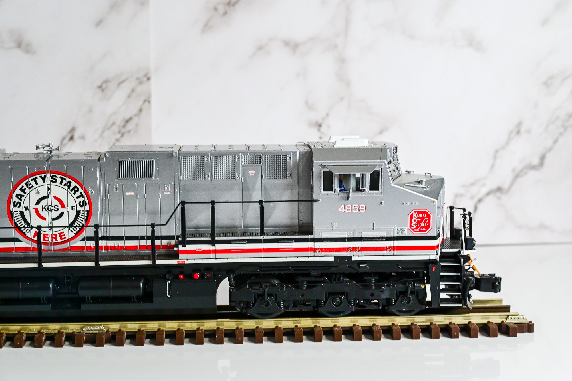 Lionel Kansas City Southern LEGACY ES44AC #4859 | LEGACY | O Scale