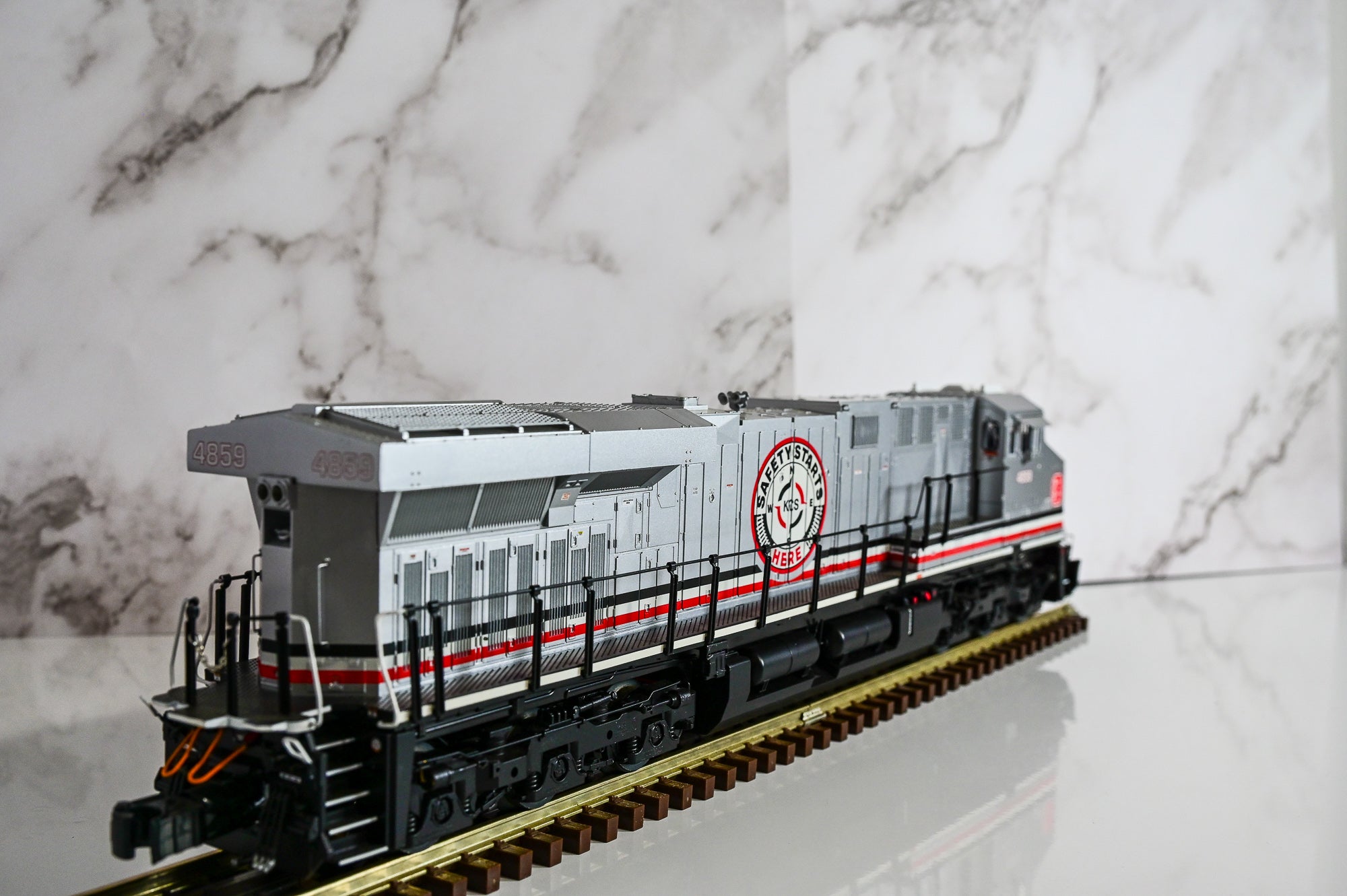 Lionel Kansas City Southern LEGACY ES44AC #4859 | LEGACY | O Scale