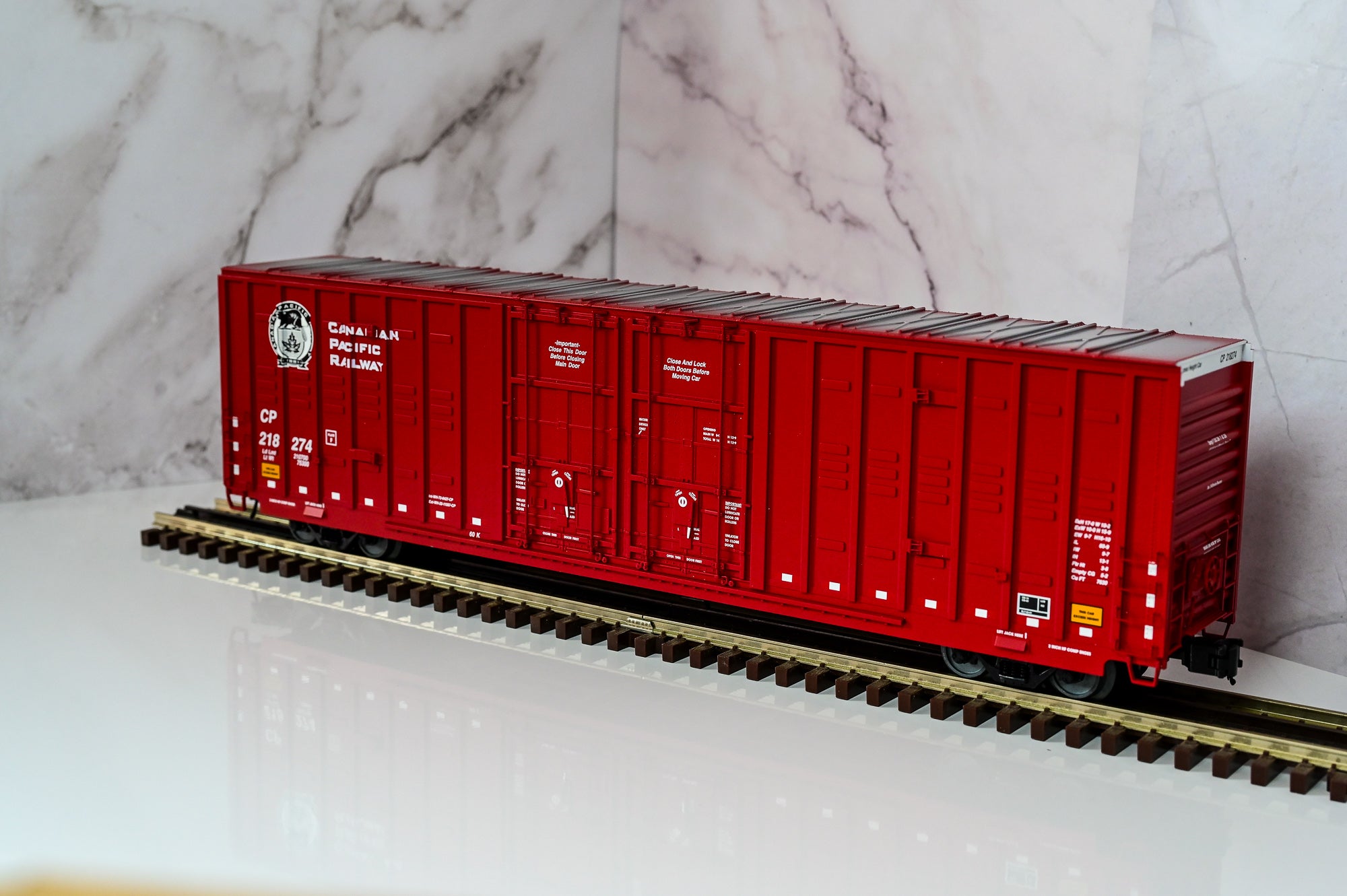 Atlas Canadian Pacific Berwick 60β Hy-Cube Box Car #218274 | Premier | O Scale