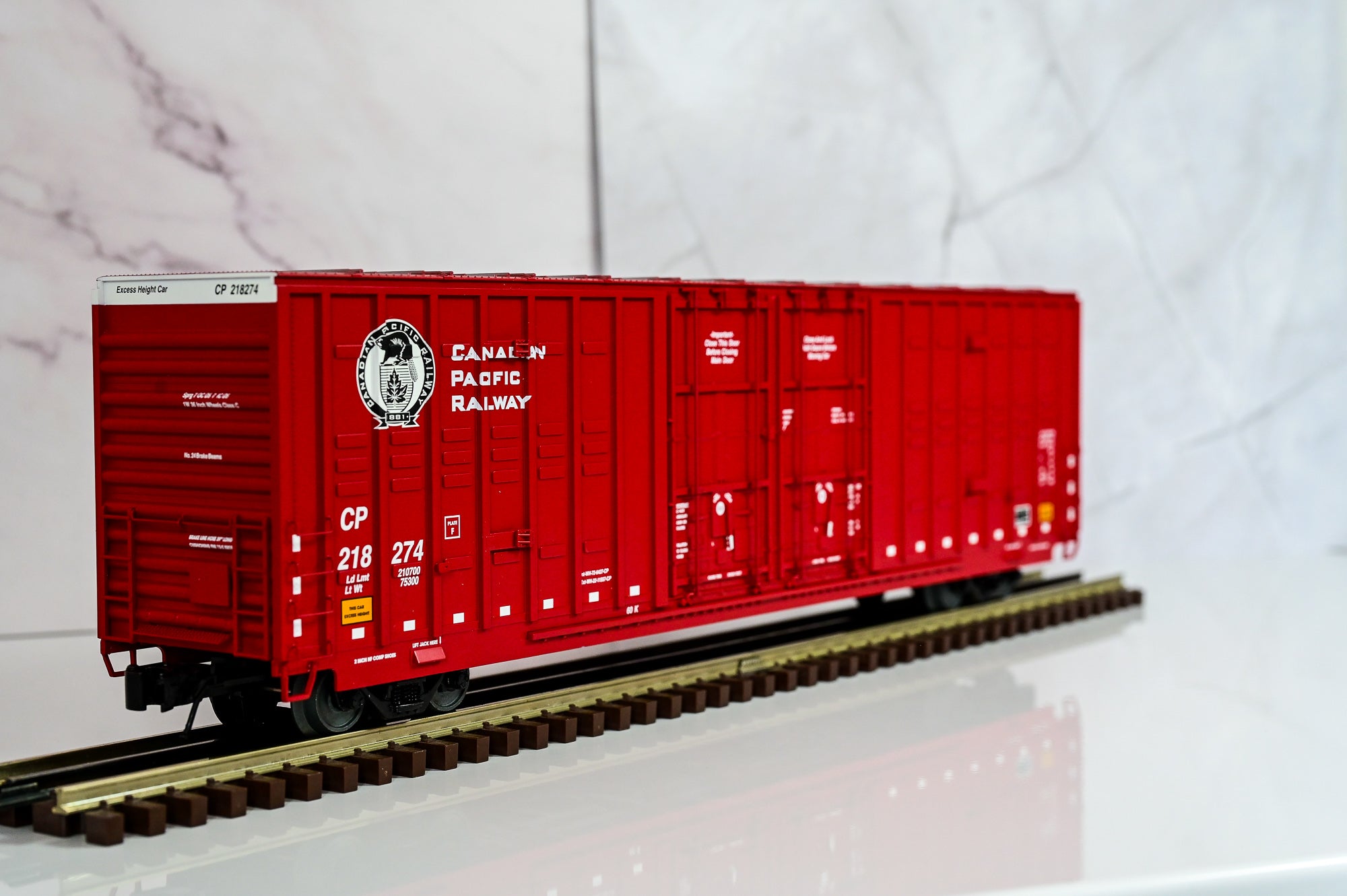 Atlas Canadian Pacific Berwick 60β Hy-Cube Box Car #218274 | Premier | O Scale