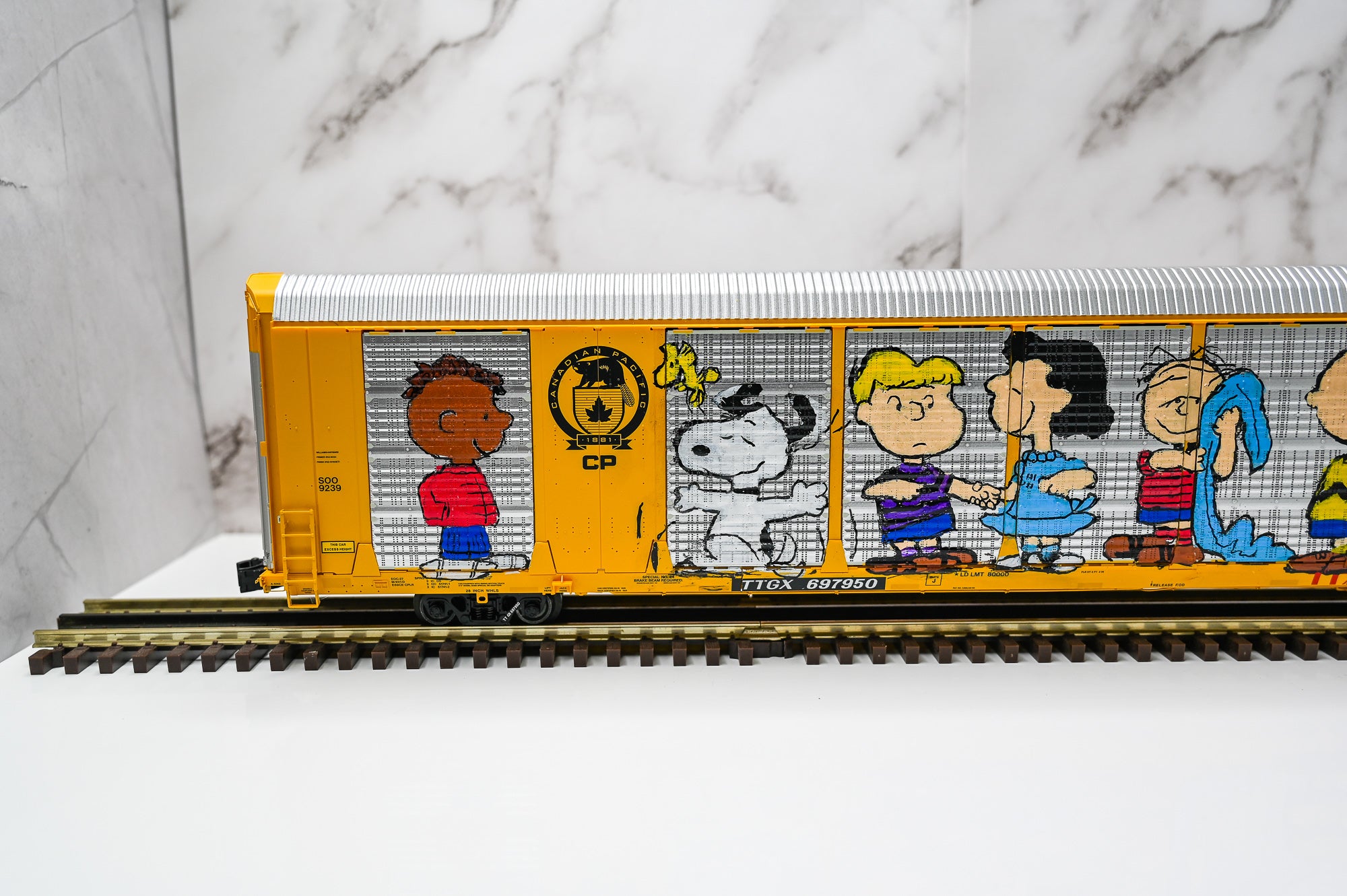 Custom Graffiti Atlas Gunderson Multi‑Max Auto Rack | Peanuts | O Scale