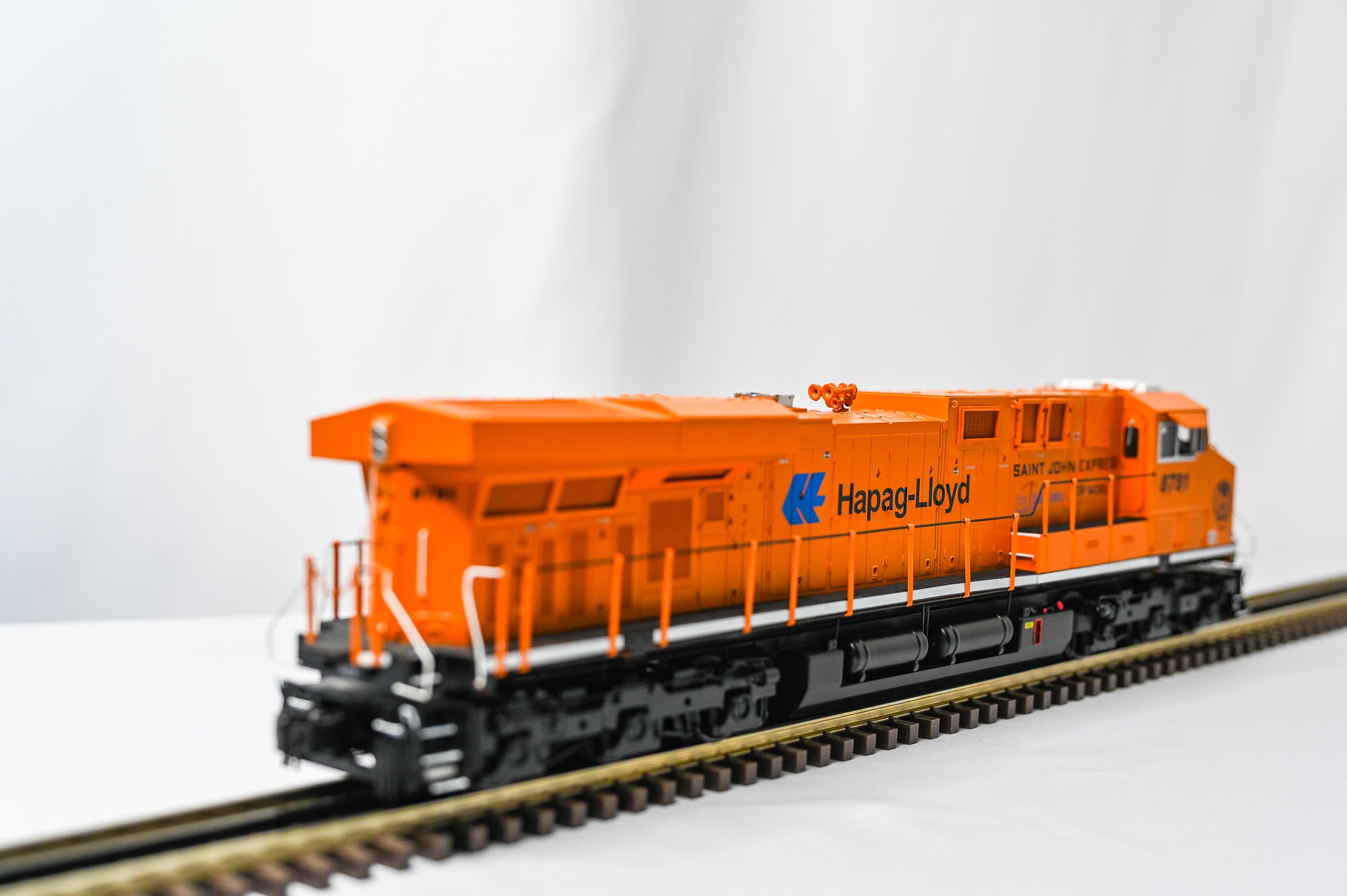 Atlas O Premier ES44AC Canadian Pacific Hapag-Lloyd #8781 | 3 Rail