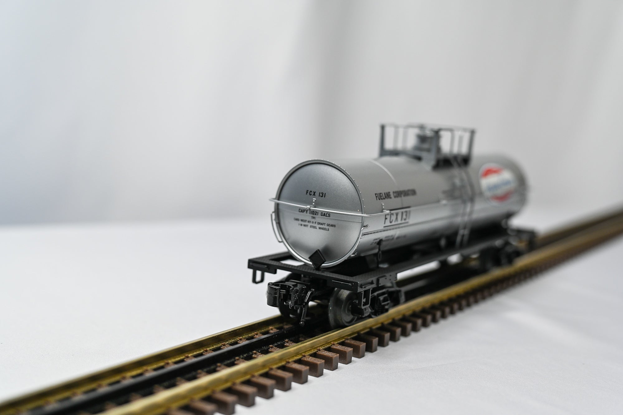 Atlas Fuelane 11000 Gallon Tank Car 131 | O Scale