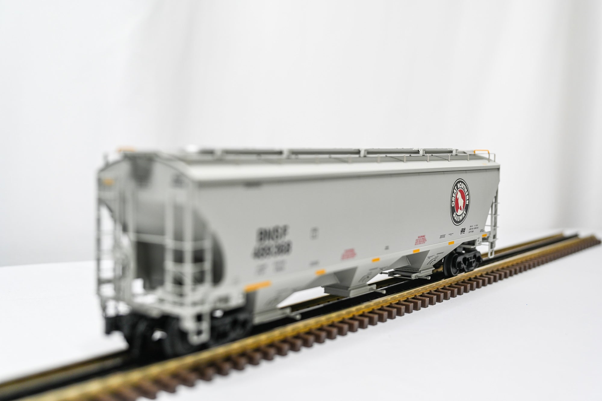 Atlas BNSF Trinity 5161 Covered Hopper Golden Spike Club | O Scale