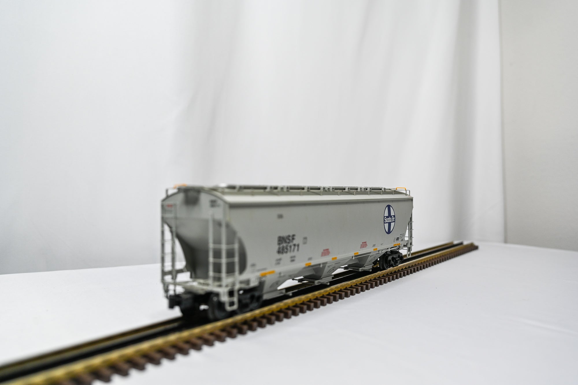 Atlas O Trinity 5161 Covered Hopper BNSF ATSF Heritage #485171 | 3 Rail O Scale