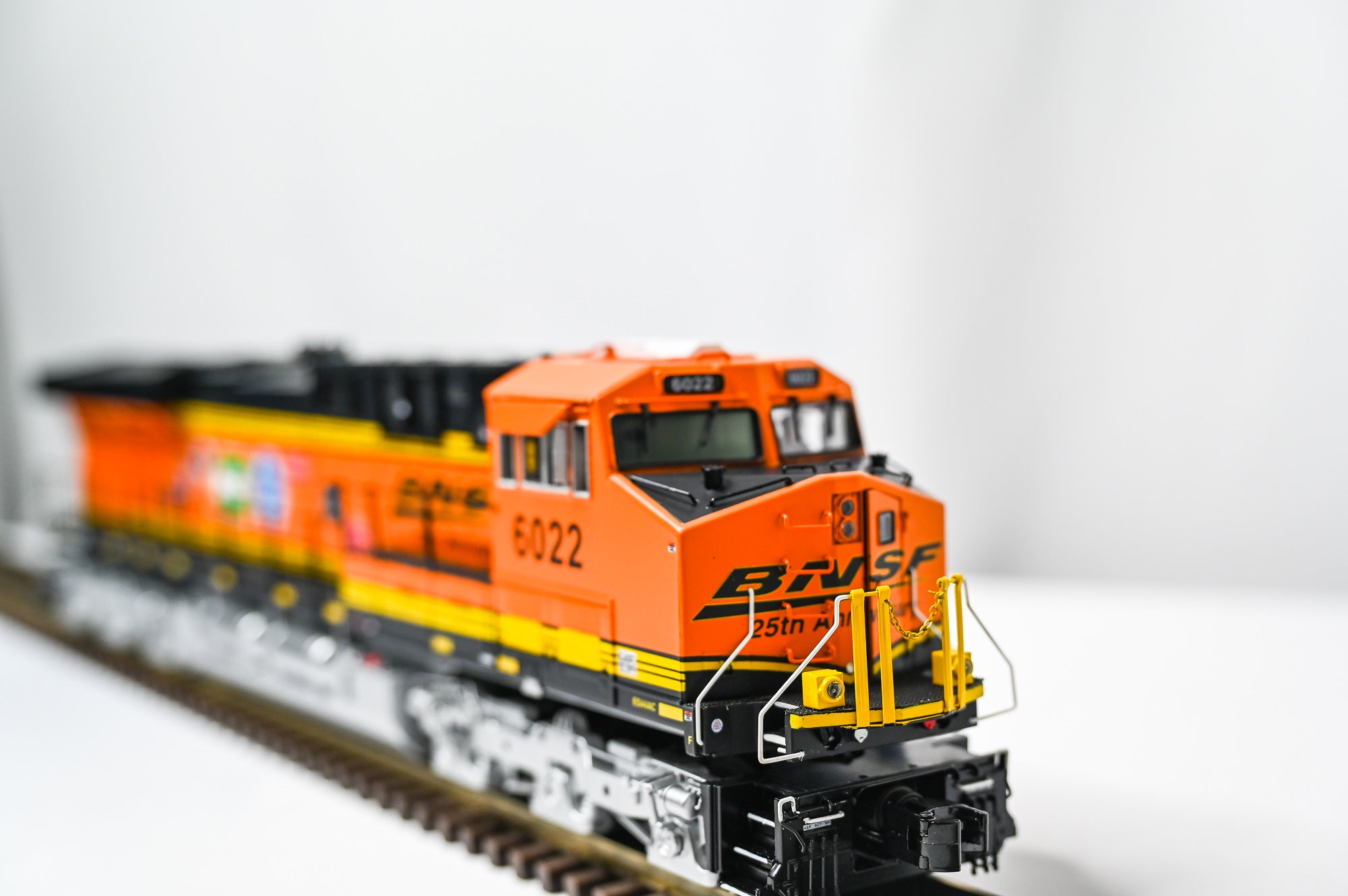 MTH BNSF ES44AC Diesel Engine 6022 Proto Sound 3.0 | O Scale