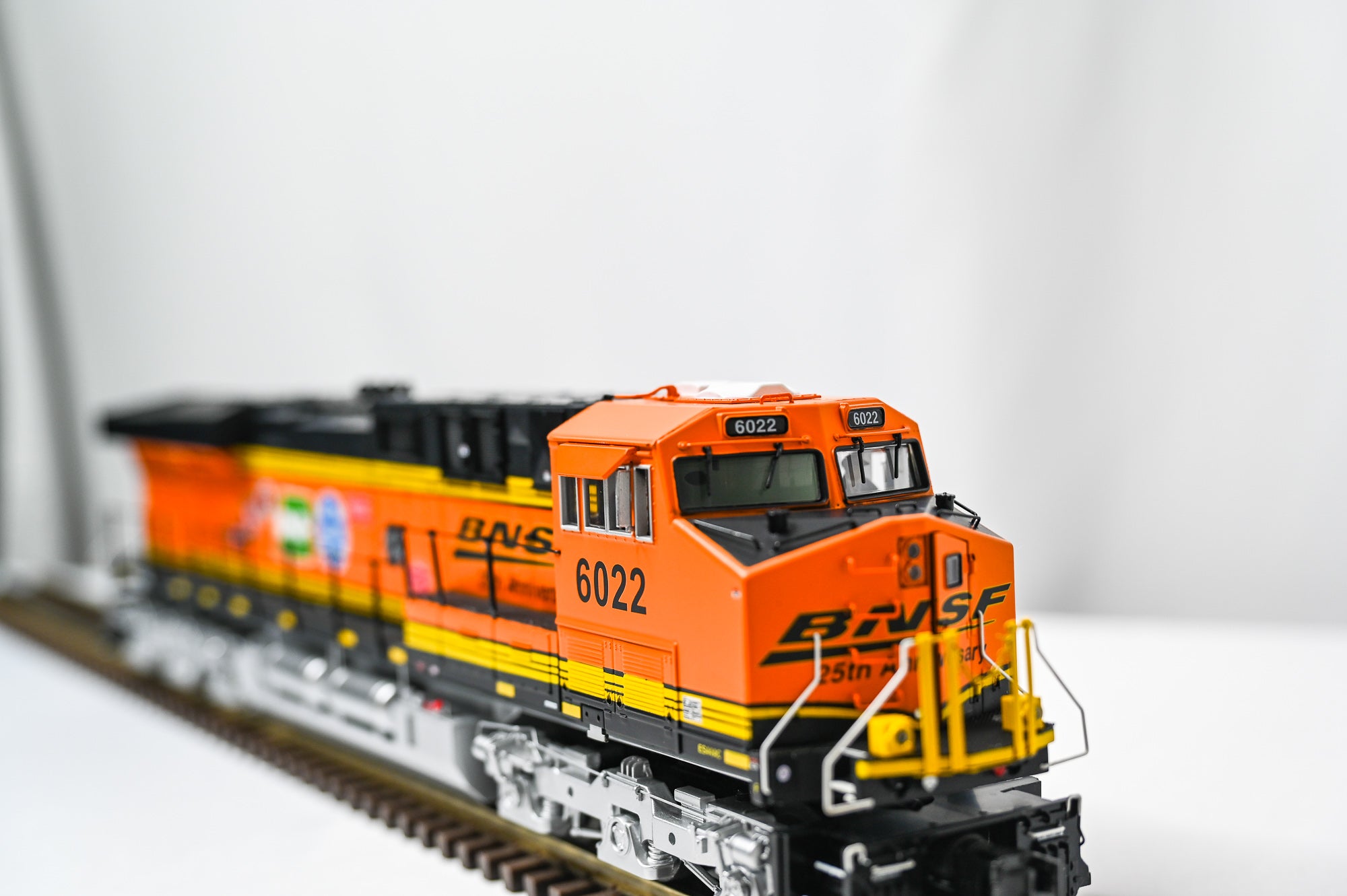 MTH BNSF ES44AC Diesel Engine 6022 Proto Sound 3.0 | O Scale