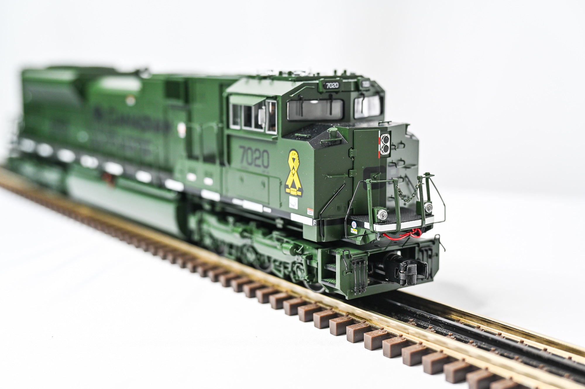 Atlas Canadian Pacific SD70ACe Army Green Military Pride 7020 | O Scale