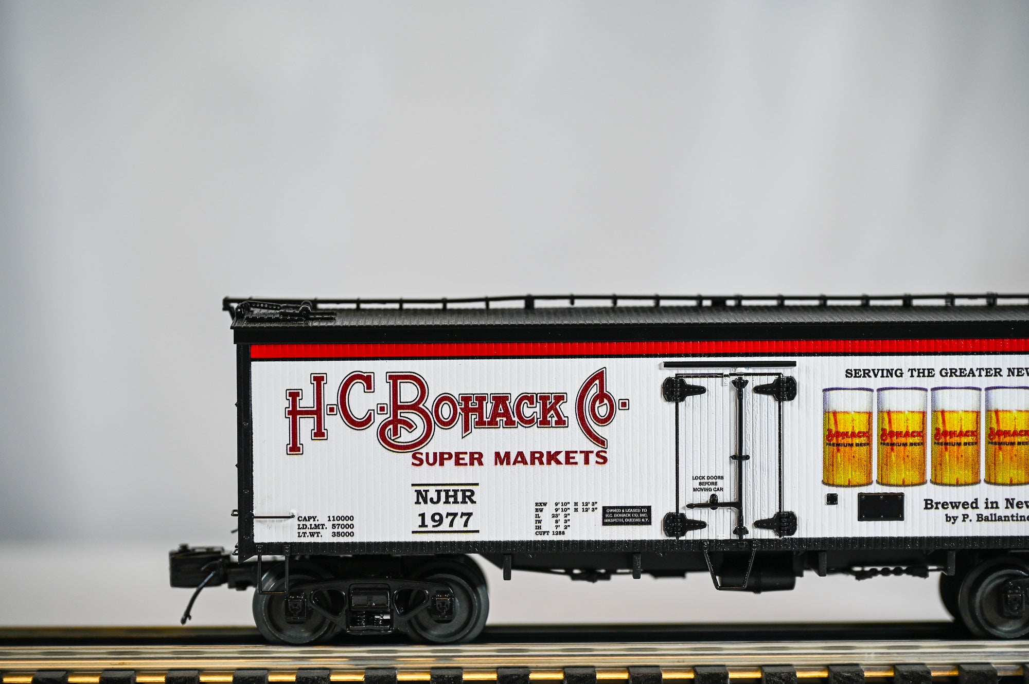 MTH Bohack Beer 1977 36' NJH Wood Sided Reefer Car | O Scale