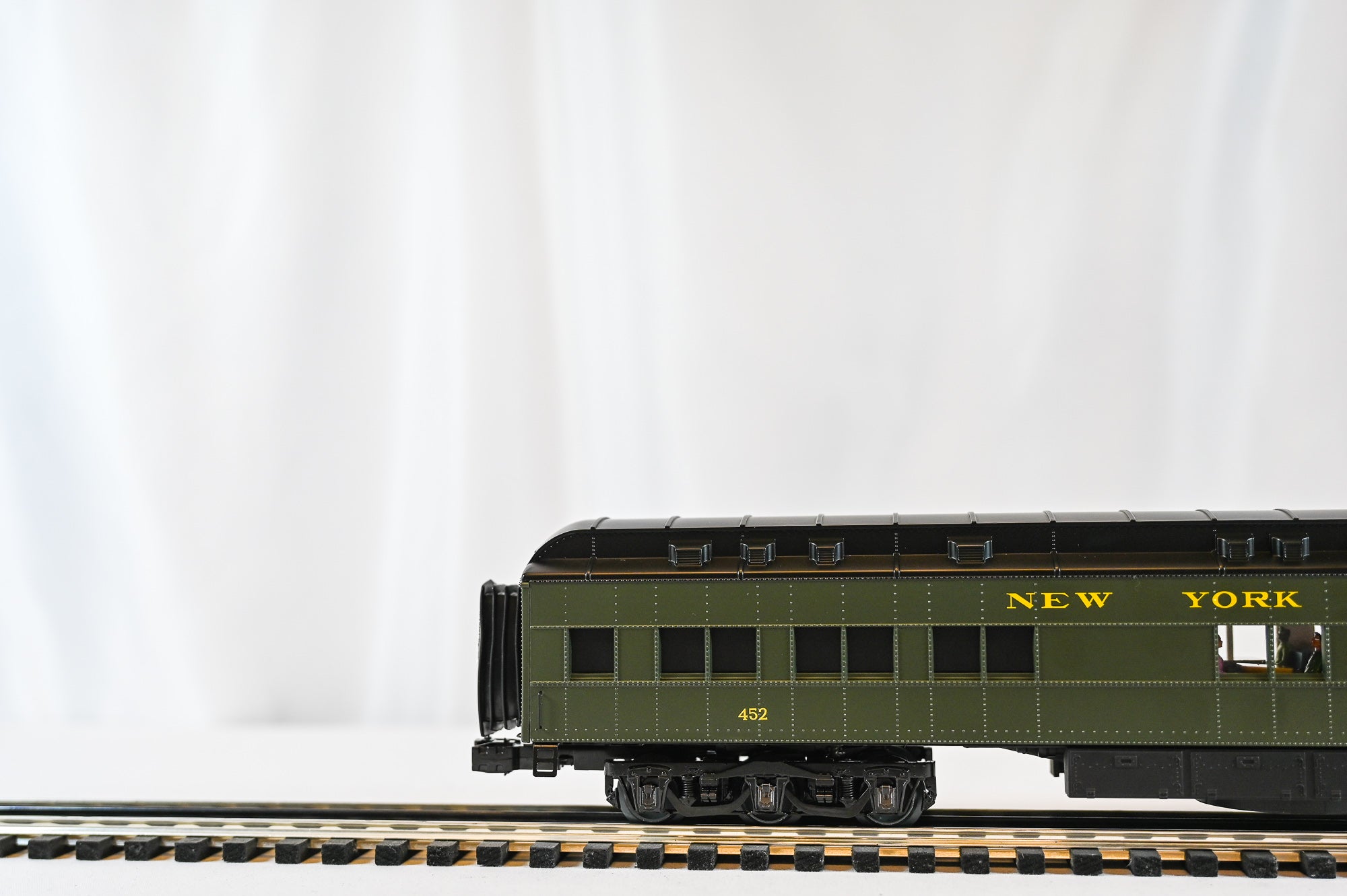 Lionel NY Central 20th Century Limited 18" 2 Pack Passenger Car SET | O Scale
