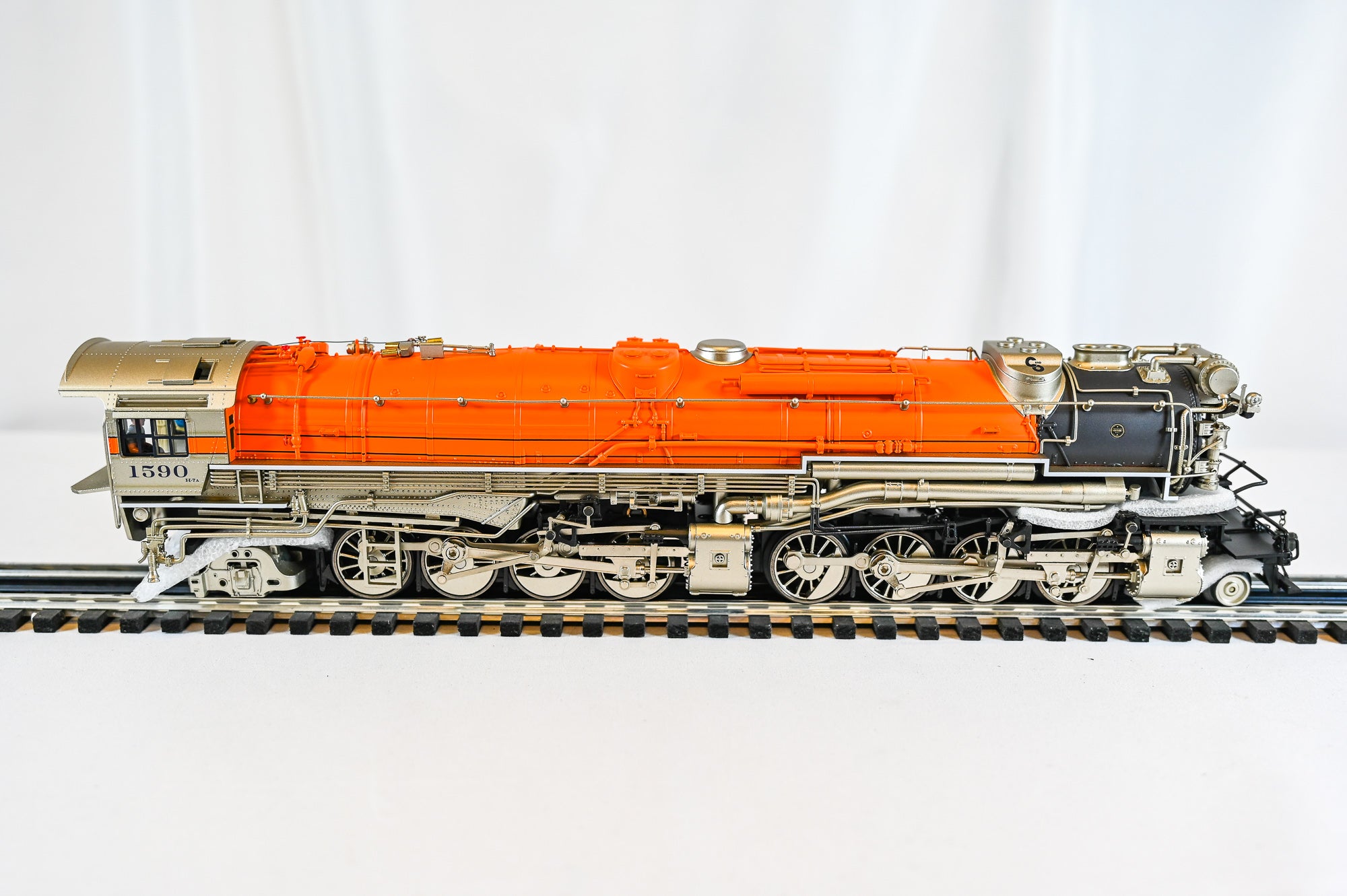 Lionel Train Loft Custom Chessie Legacy H7 1590 | O Scale