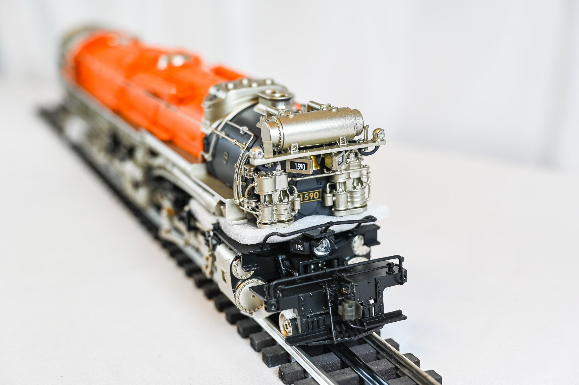 Lionel Train Loft Custom Chessie Legacy H7 1590 | O Scale