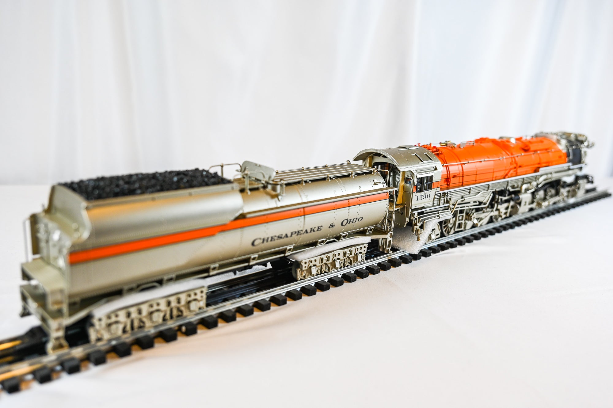 Lionel Train Loft Custom Chessie Legacy H7 1590 | O Scale