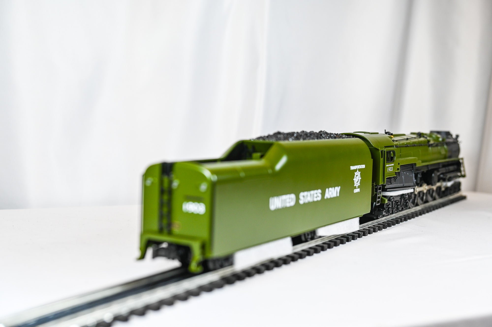 Lionel USATC S2 Turbine “MacArthur” #1903 Passenger Train Set w/ 6 Cars| O Scale
