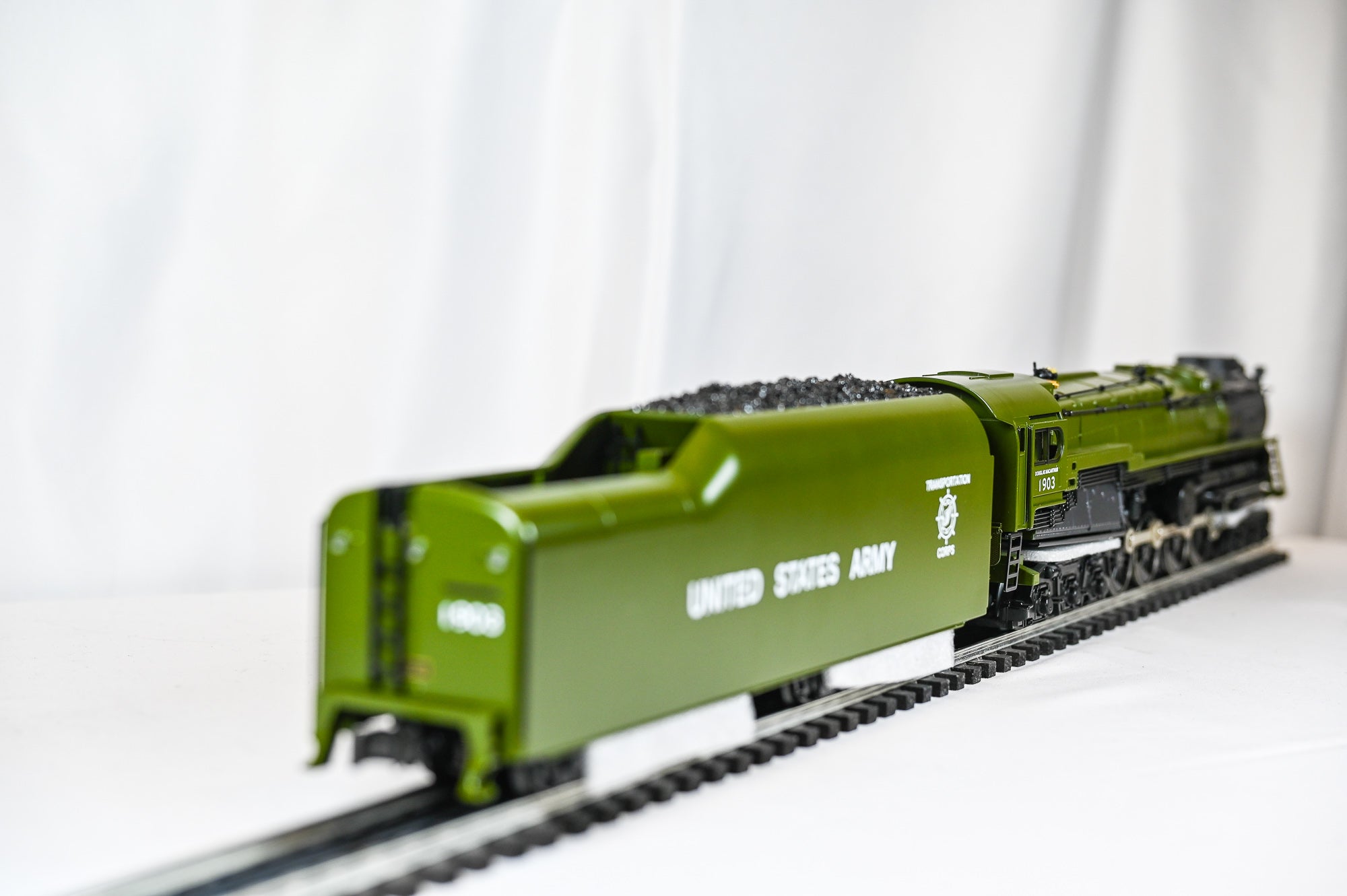 Lionel USATC S2 Turbine “MacArthur” #1903 Passenger Train Set w/ 6 Cars| O Scale