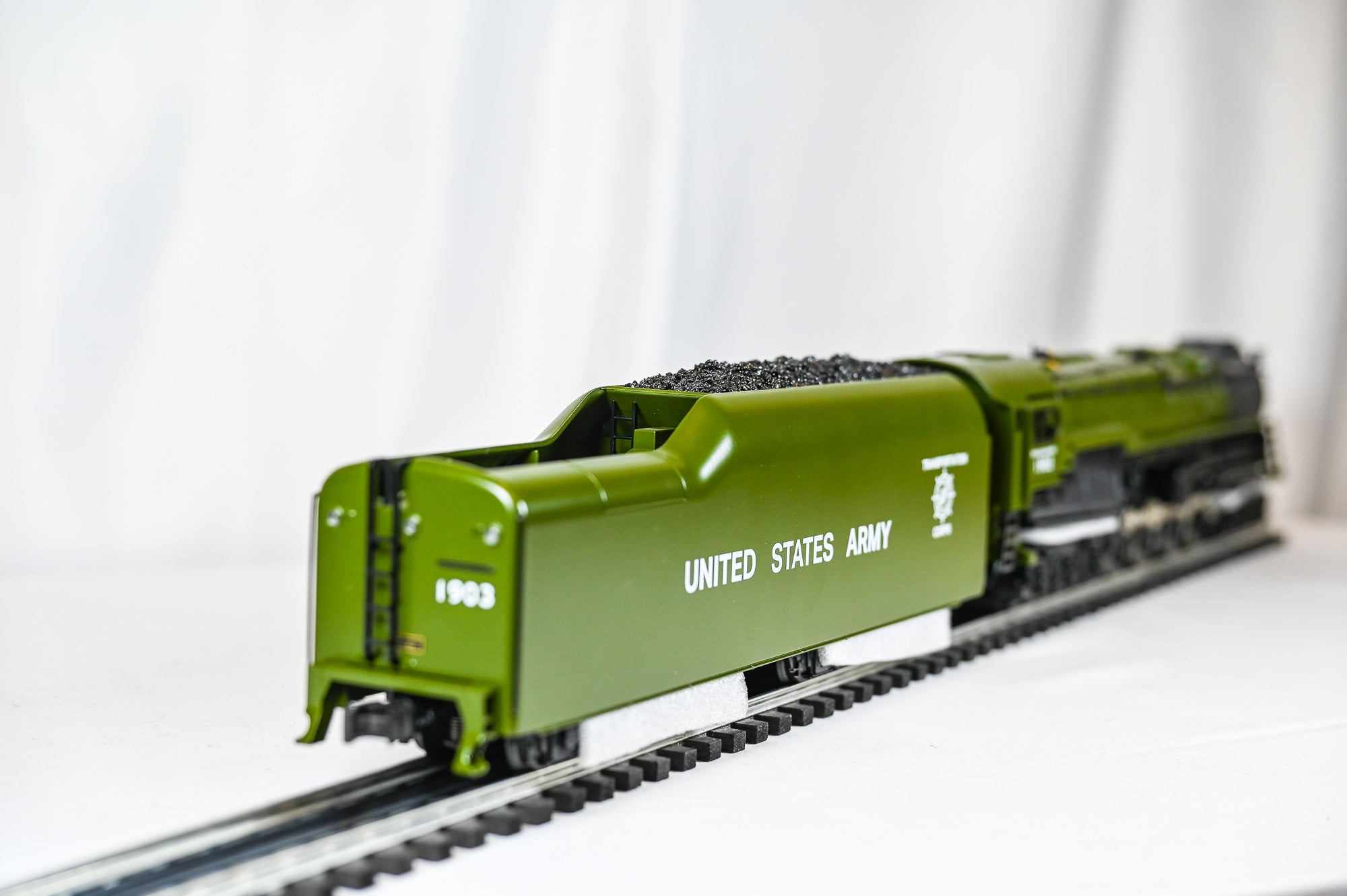 Lionel USATC S2 Turbine “MacArthur” #1903 Passenger Train Set w/ 6 Cars| O Scale