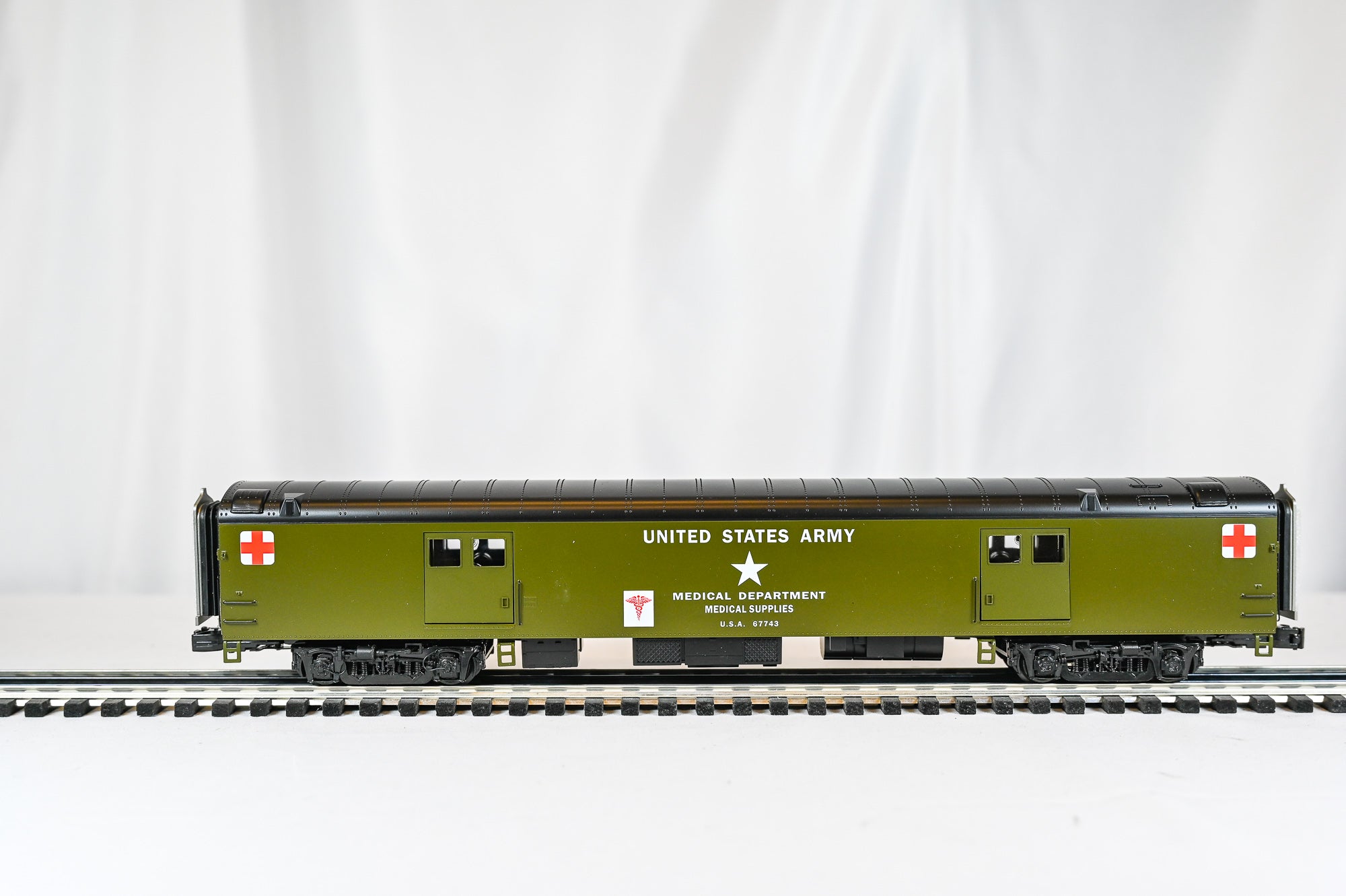 Lionel USATC S2 Turbine “MacArthur” #1903 Passenger Train Set w/ 6 Cars| O Scale