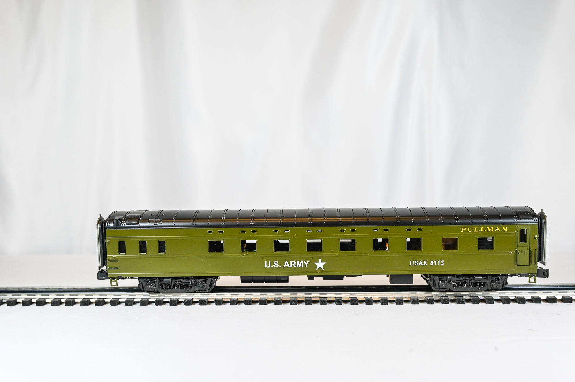 Lionel USATC S2 Turbine “MacArthur” #1903 Passenger Train Set w/ 6 Cars| O Scale