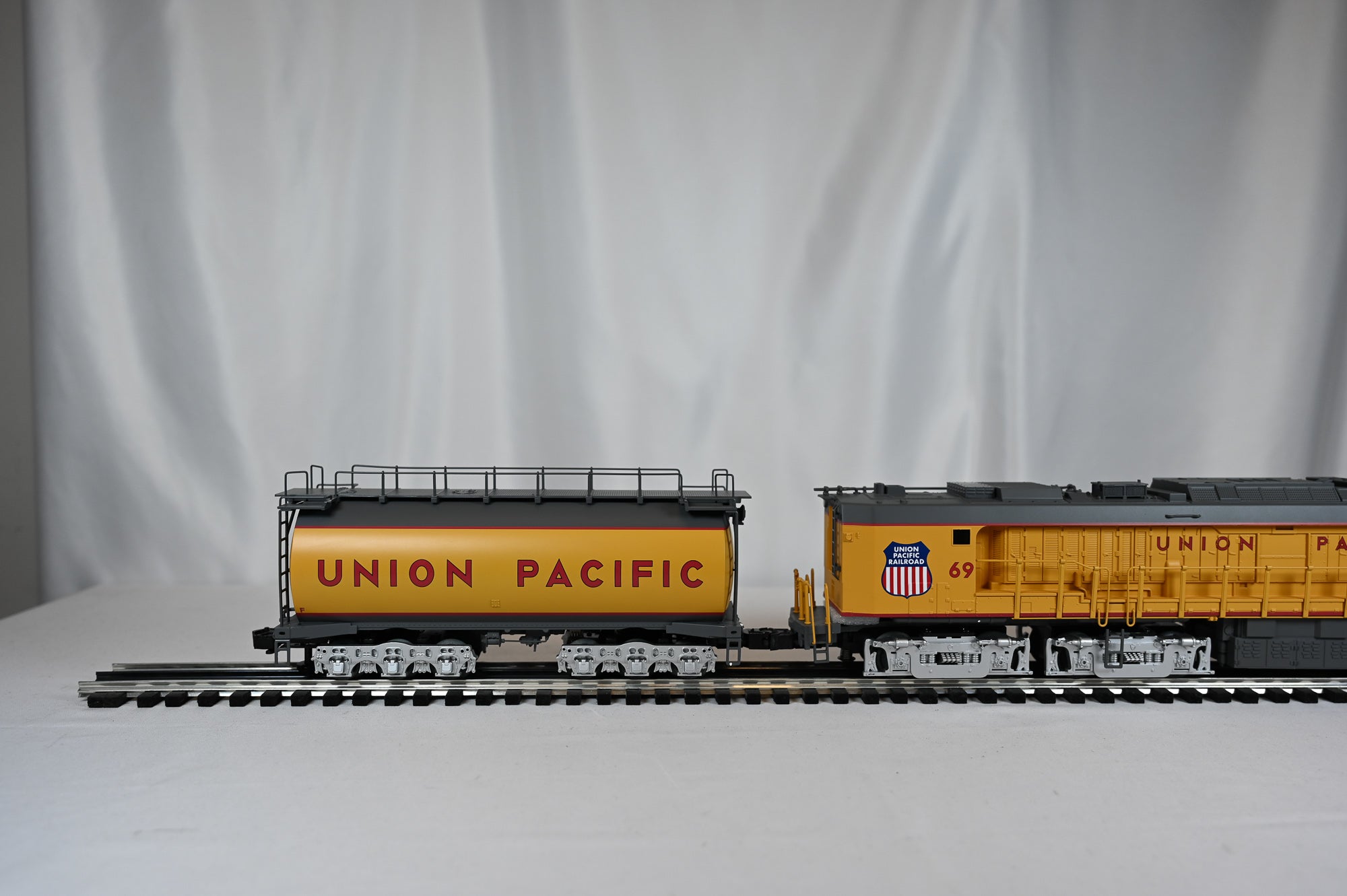 Lionel Union Pacific Veranda Turbine #69 | LEGACY | O Scale