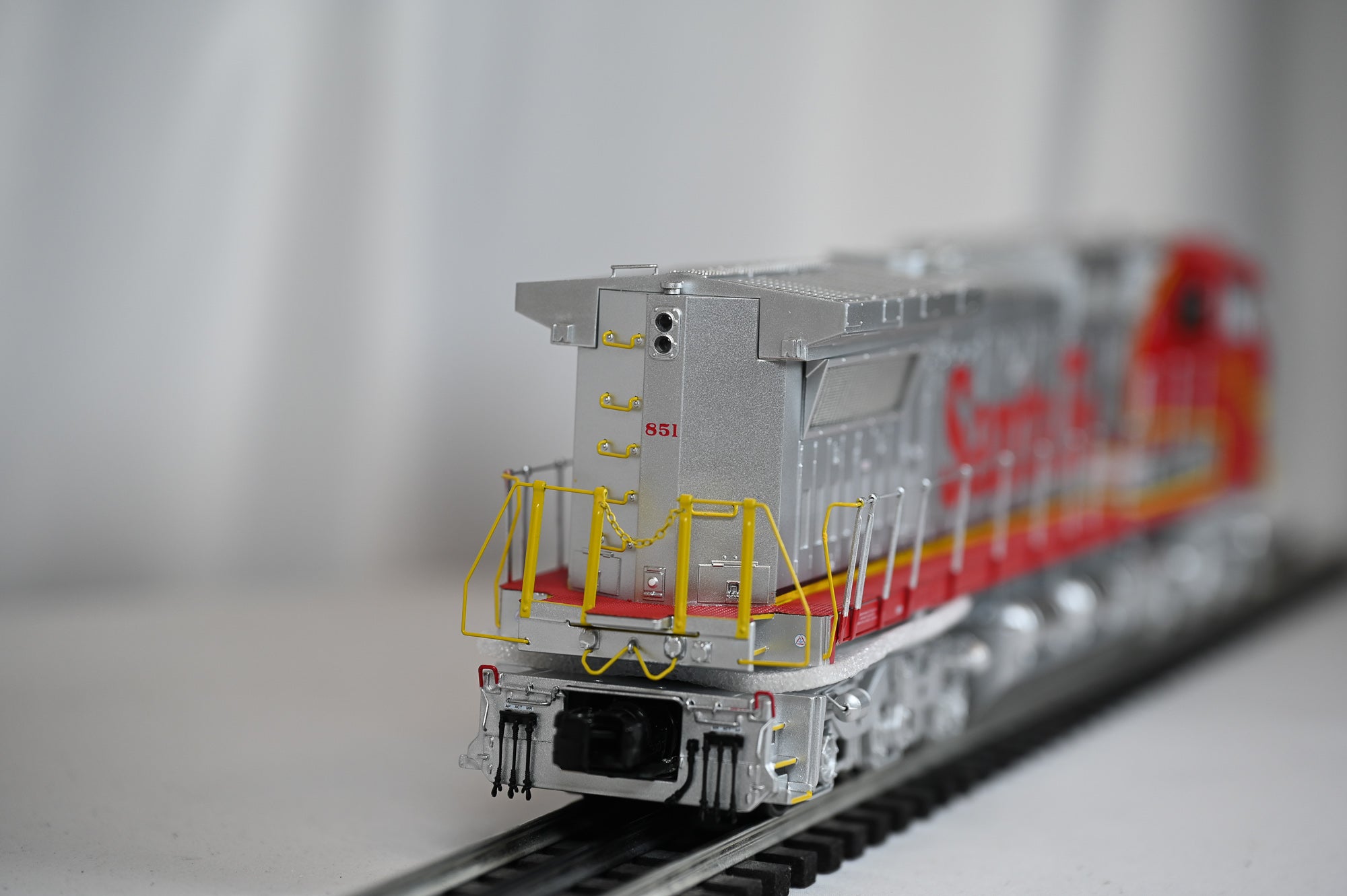 MTH Santa Fe Dash-8 Diesel Locomotive #844 | Premier | O Scale
