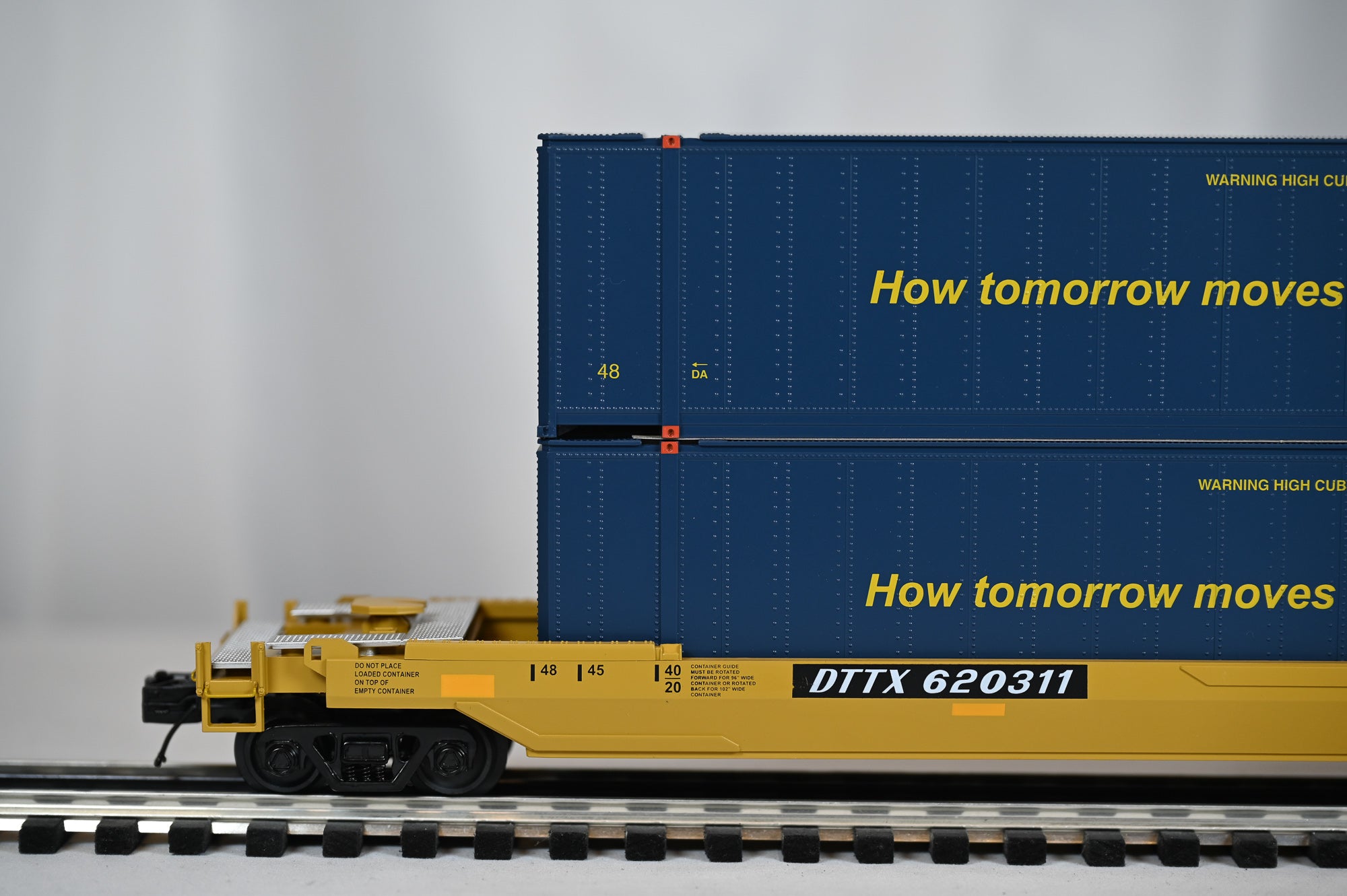 MTH CSX Husky Stack Car | O Scale