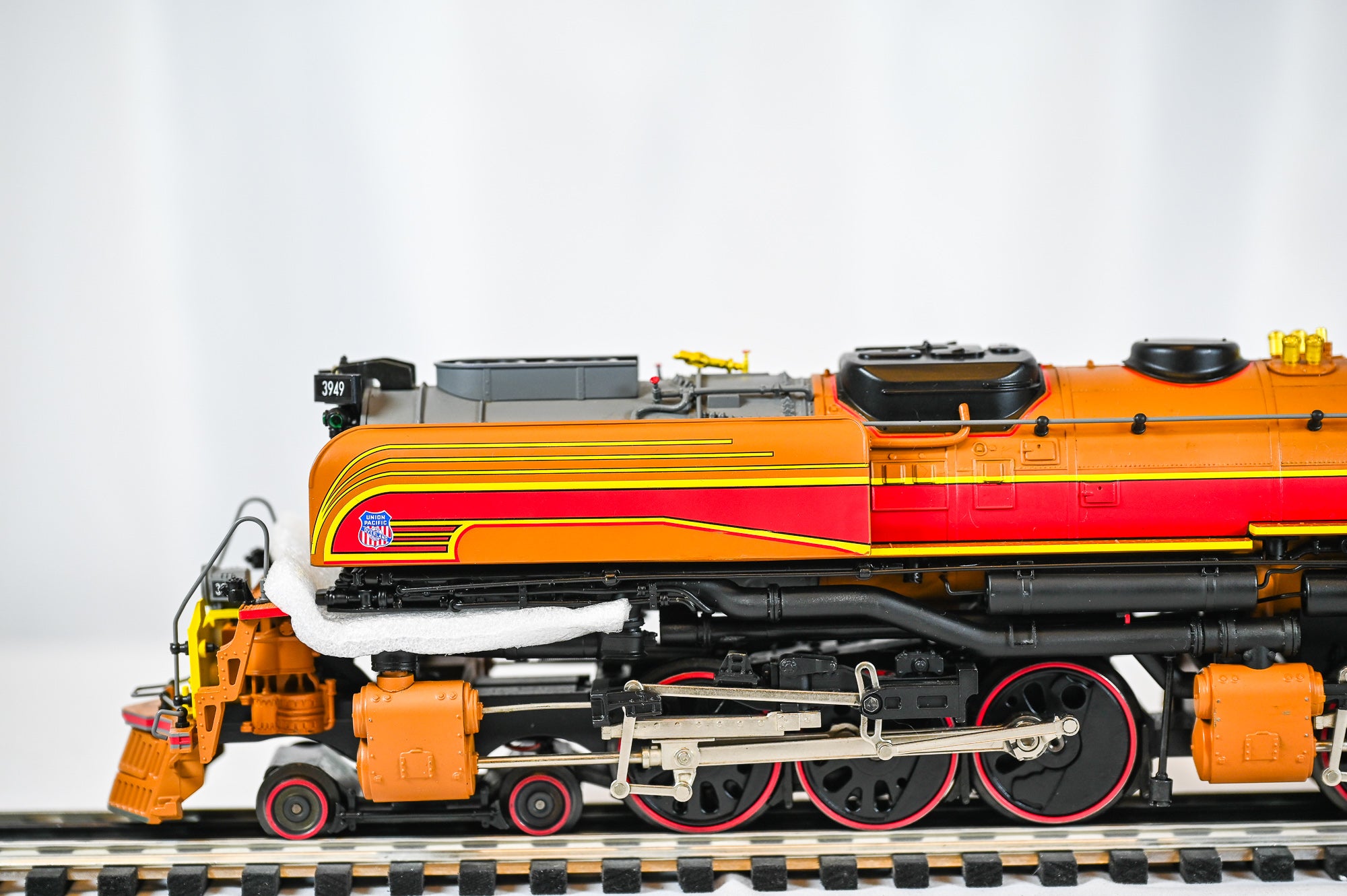 Lionel Union Pacific Challenger #3949 | Vision Line | O Scale