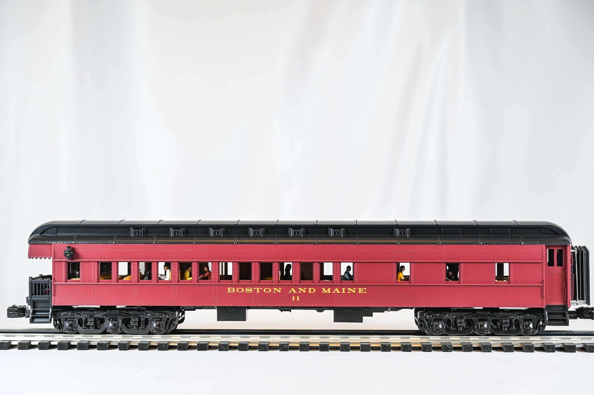 Atlas Boston & Maine 70' Heavyweight Passenger Car 5-Car Bundle | Premier | O Scale
