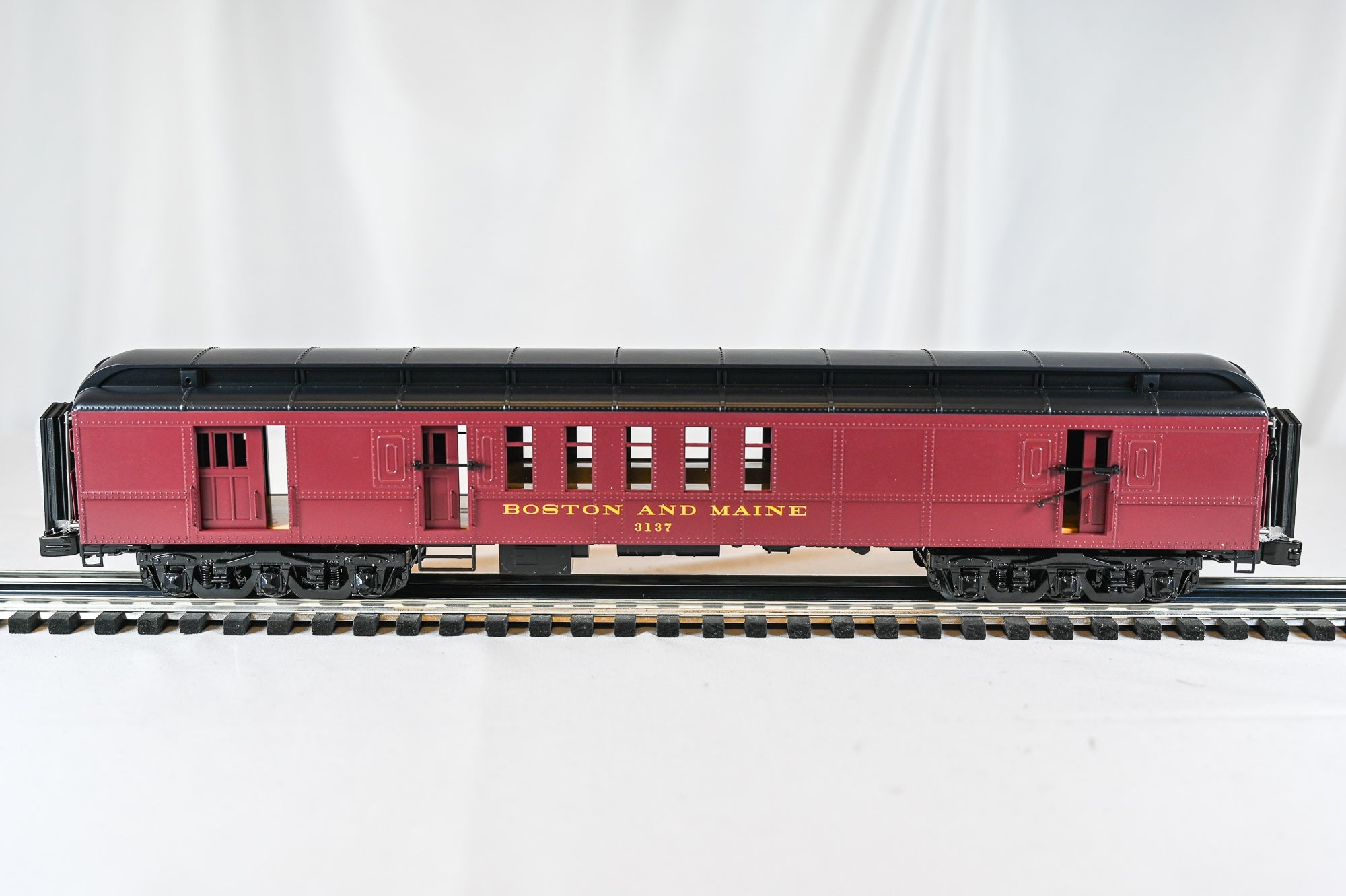 Atlas Boston & Maine 70' Heavyweight Passenger Car 5-Car Bundle | Premier | O Scale