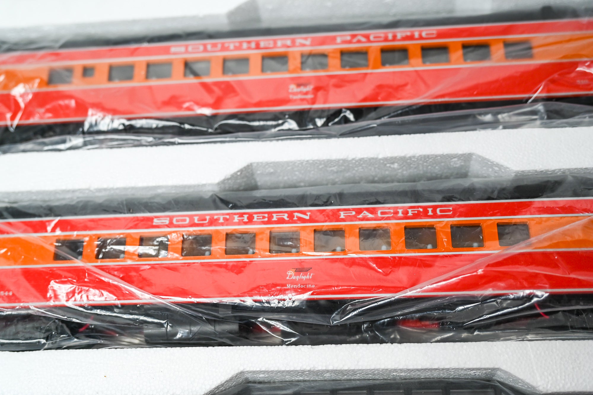 MTH Southern Pacific 5-Car 70β ABS Streamlined Passenger Set #20-6523 | O Scale
