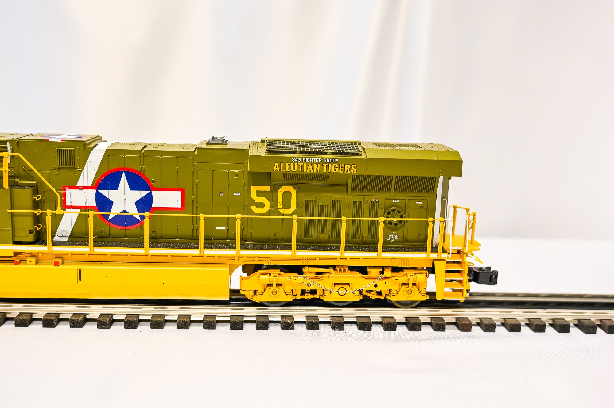 Lionel 2333750 β TW Exclusive Flying Tiger ES44AC #50 | LEGACY | O Scale