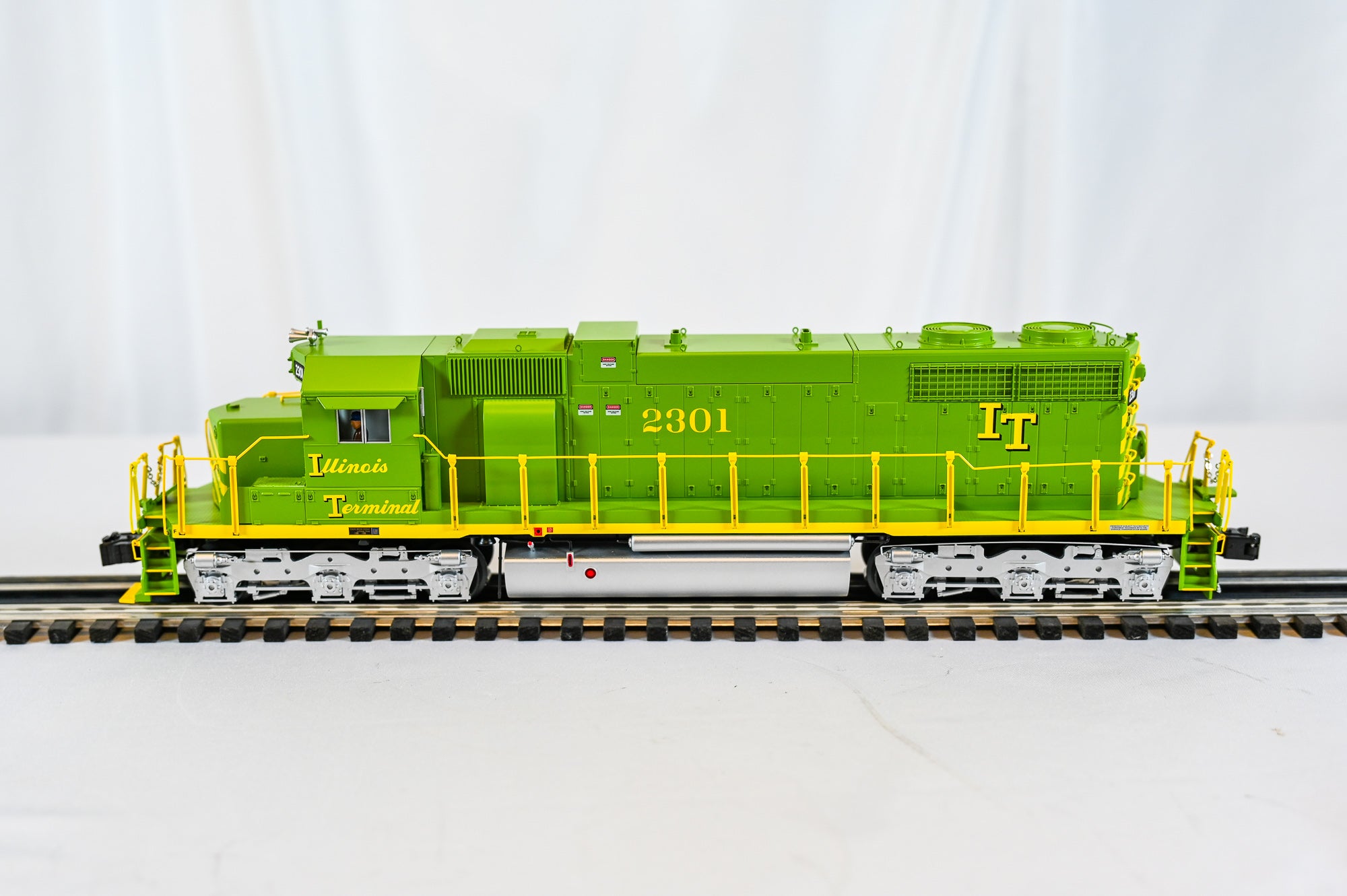 Lionel Illinois Terminal "Muffin" Exclusive SD38 #2301 | LEGACY | O Scale