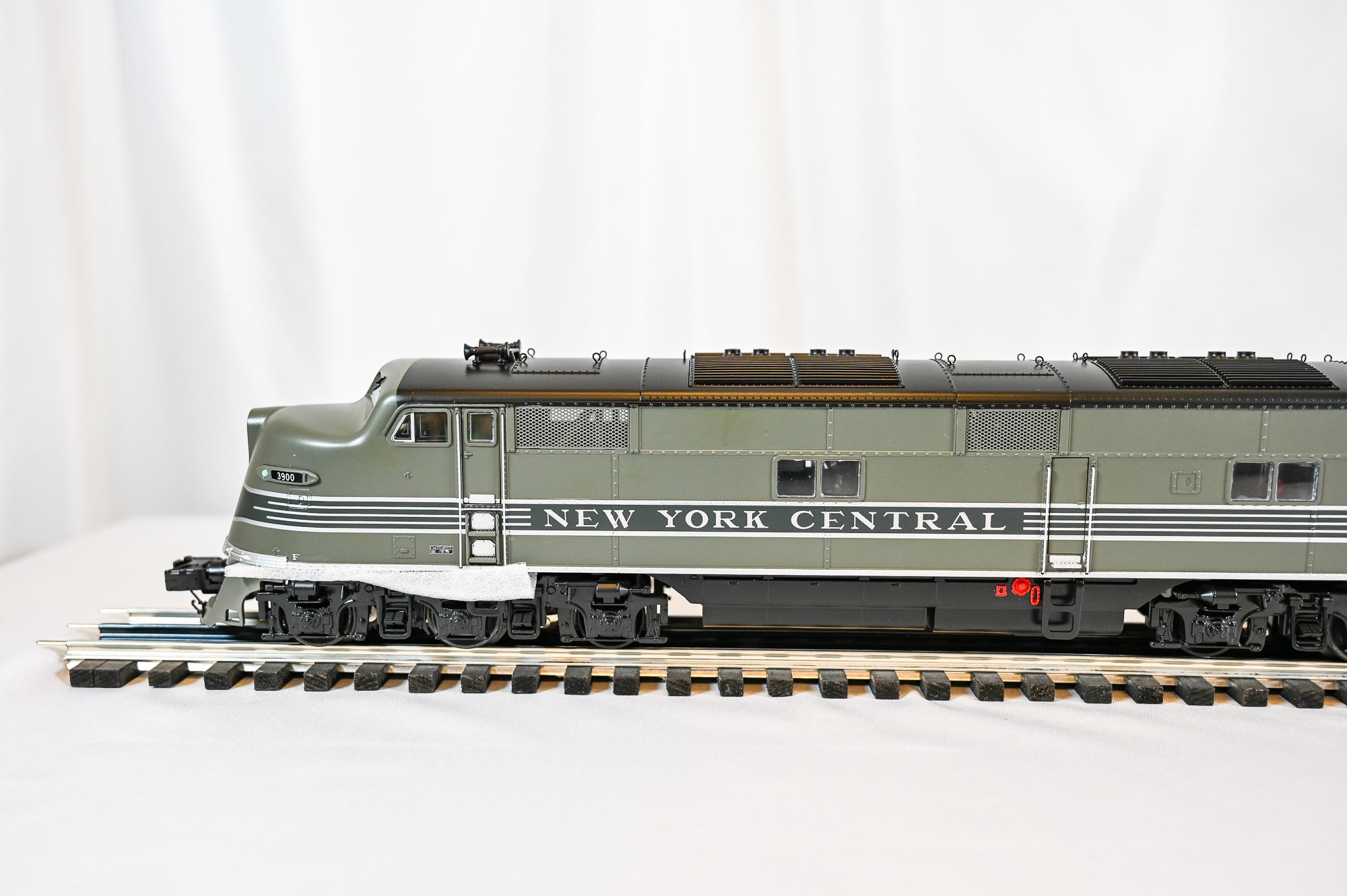 Atlas New York Central E6 A-B Diesel Locomotive Set #3900/#3901 | Premier | O Scale