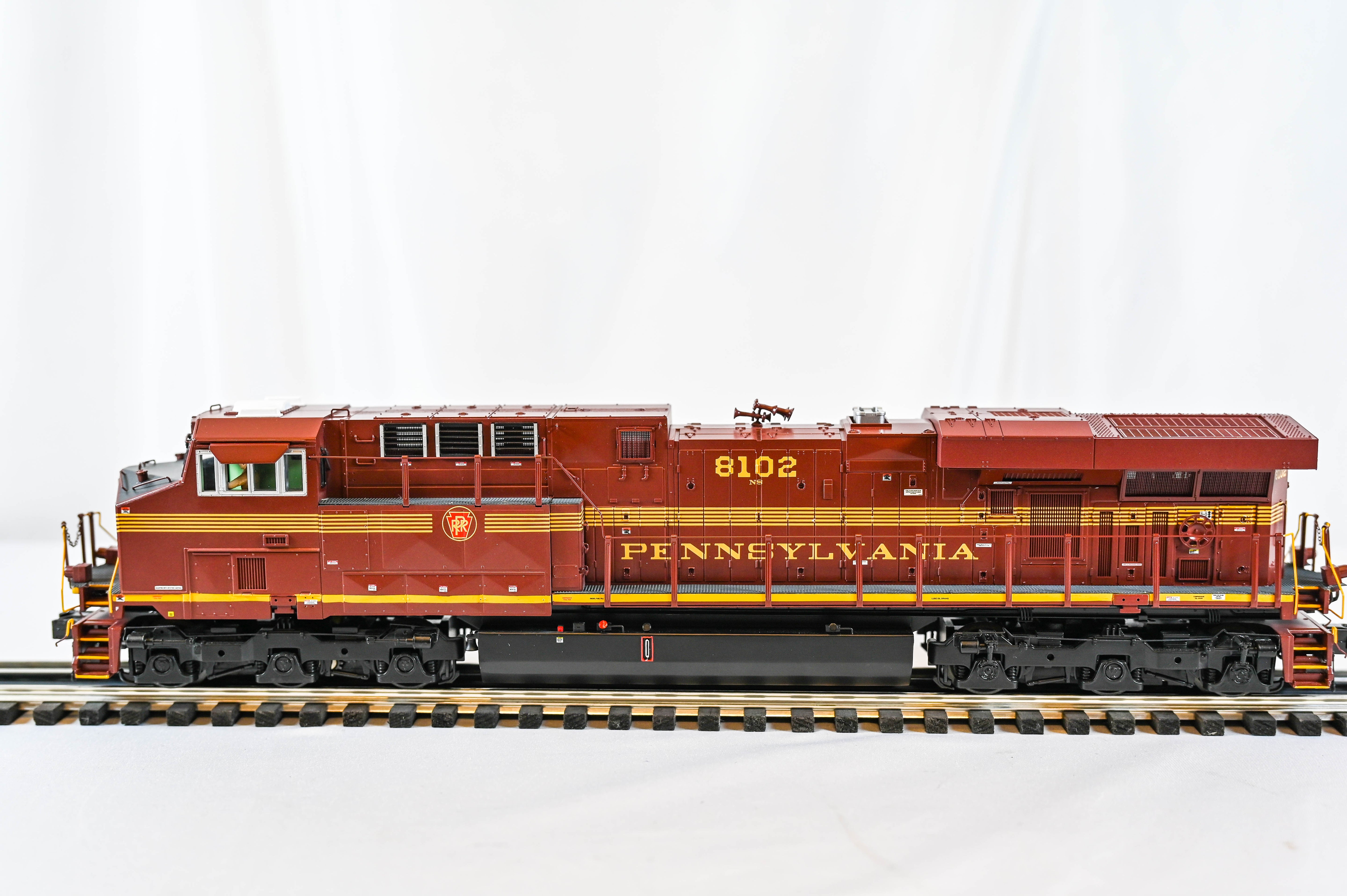 MTH Premier ES44AC Pennsylvania #8102 | Proto-Sound 3.0 | O Scale