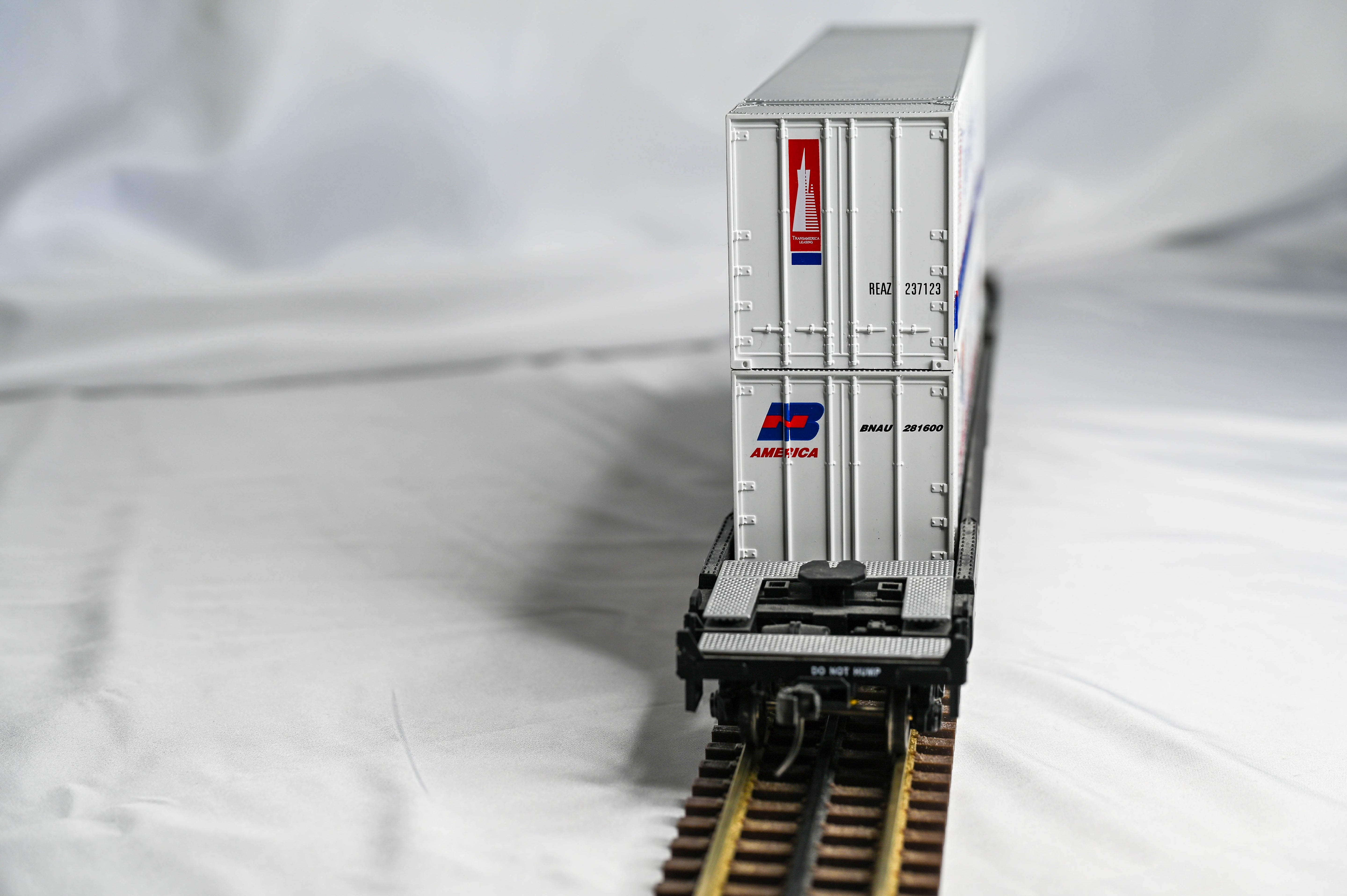 MTH Premier Husky Stack Car BNSF #12013 | 2Rail | O Scale