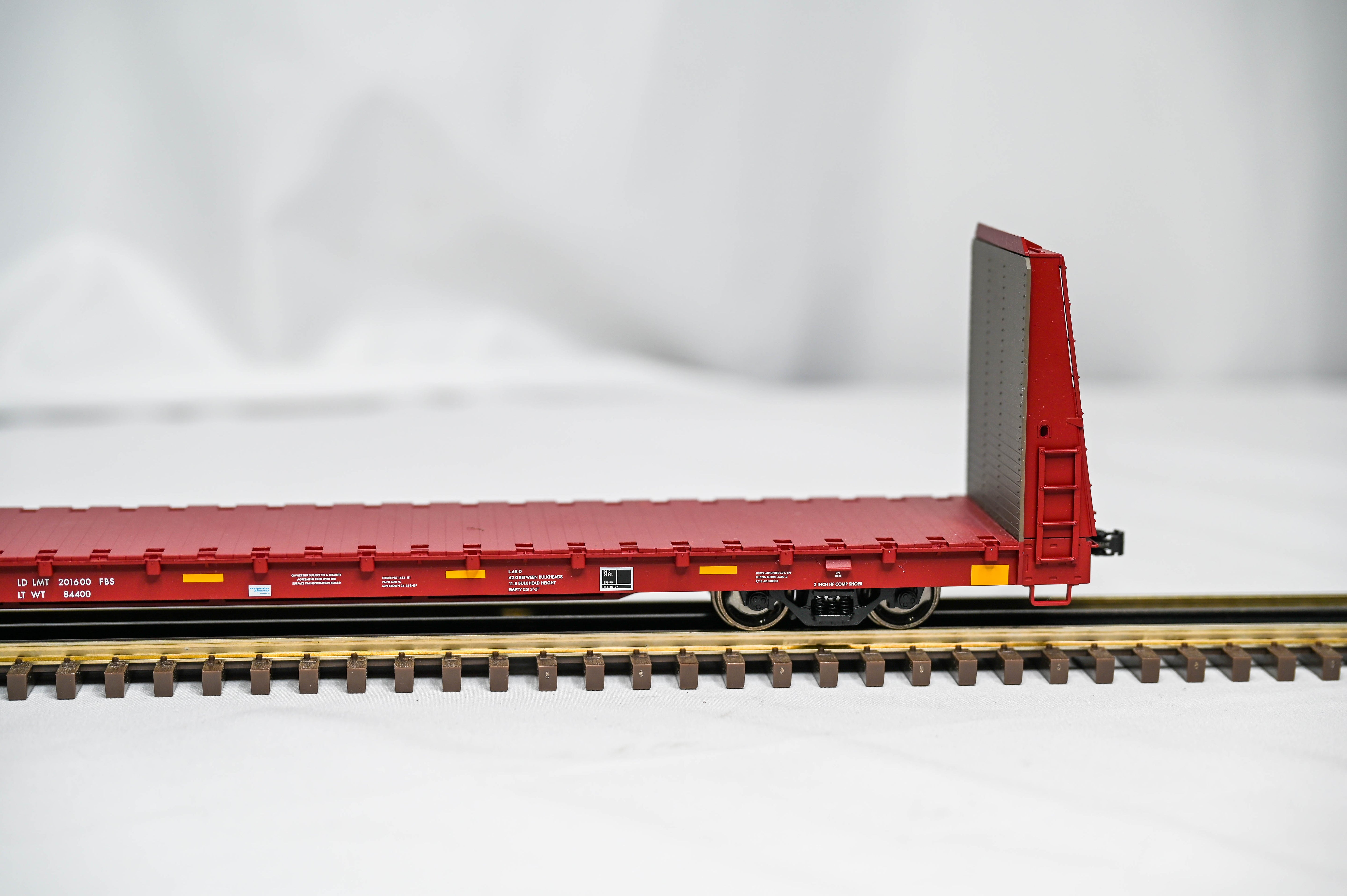 Atlas O Trainman 62' Bulkhead Flat Car BNSF #546252 | 2-Rail | O Scale