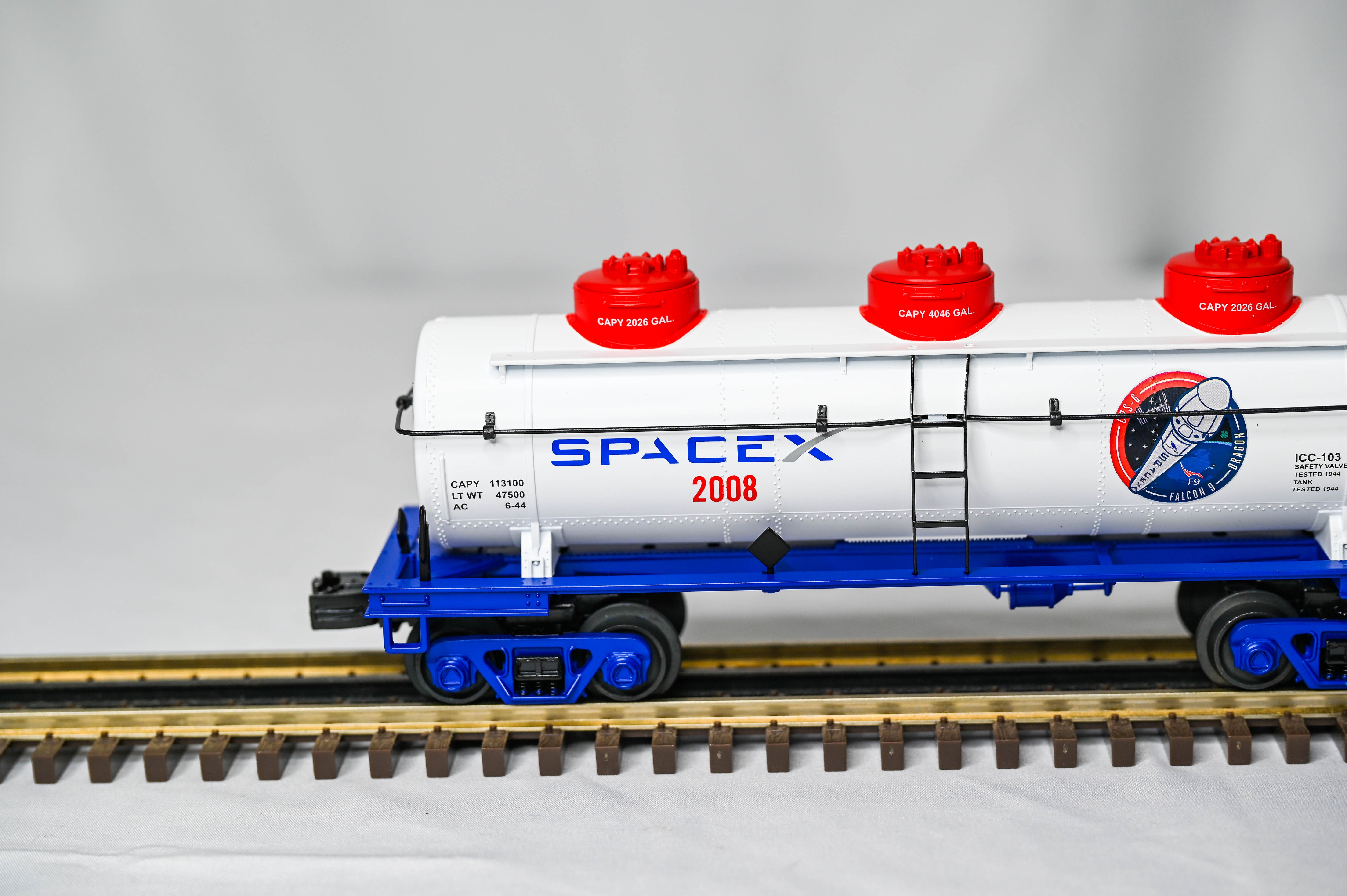 MTH RailKing SpaceX 3-Dome Tank Car SPX 2008 | O Gauge | 30-73664
