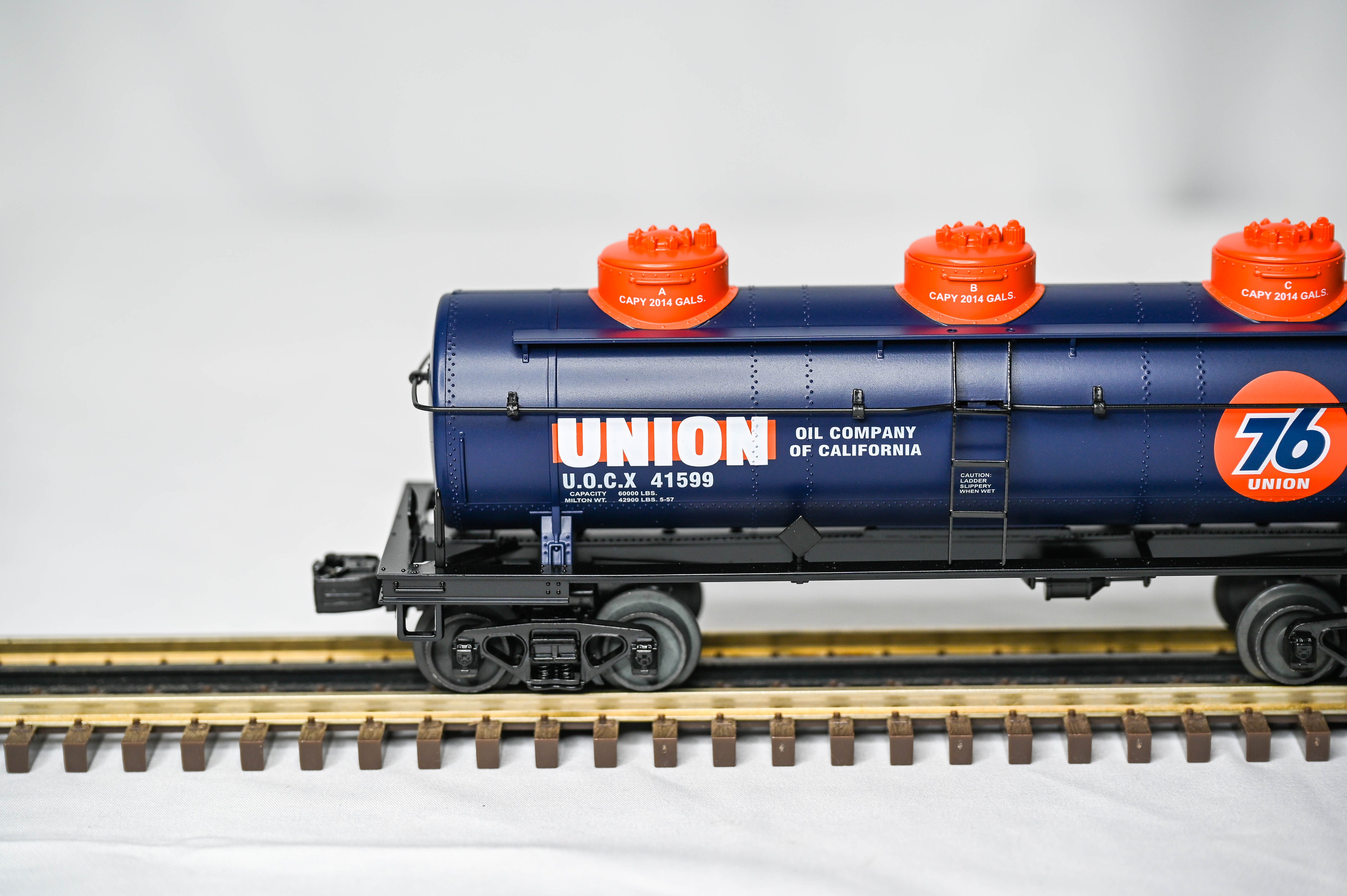 MTH RailKing Union 76 3-Dome Tank Car UOCX #41599 | O Gauge | 30-73662
