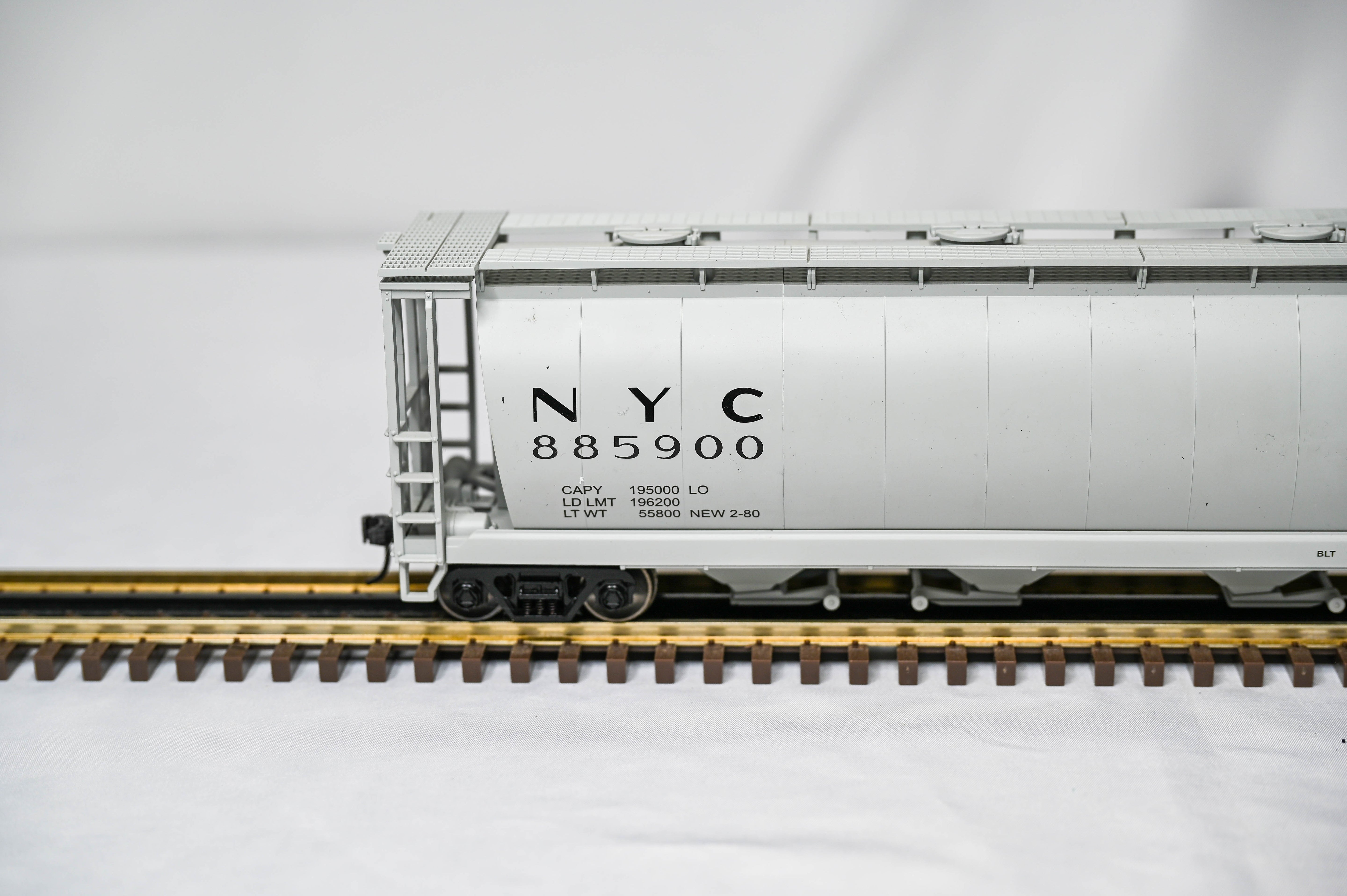 MTH Premier New York Central 4-Bay Cylindrical Hopper | O Scale | 20-90017D