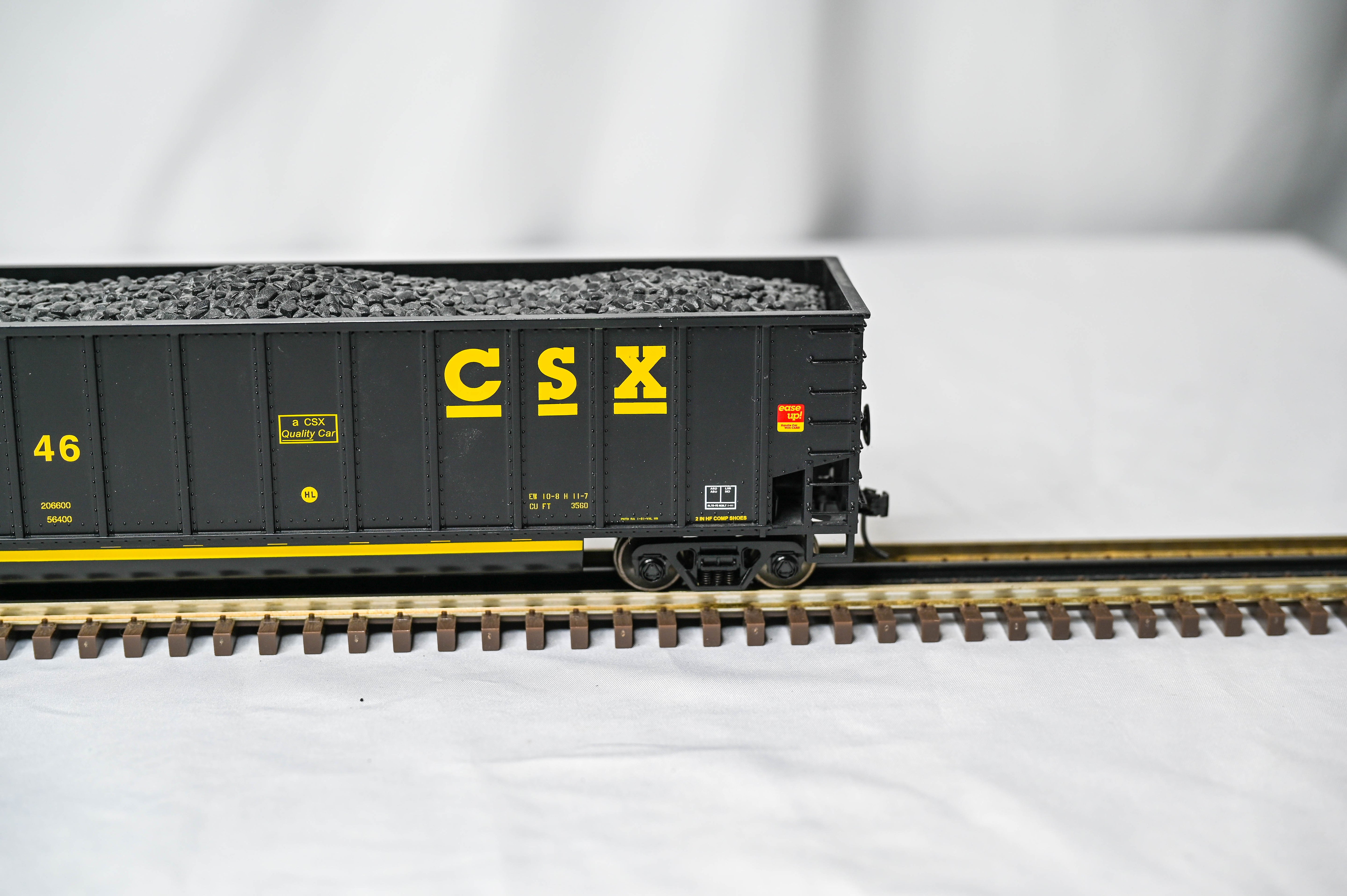 MTH Premier CSX Coalporter Hopper w/ Coal Load | O Scale | 20-90445E