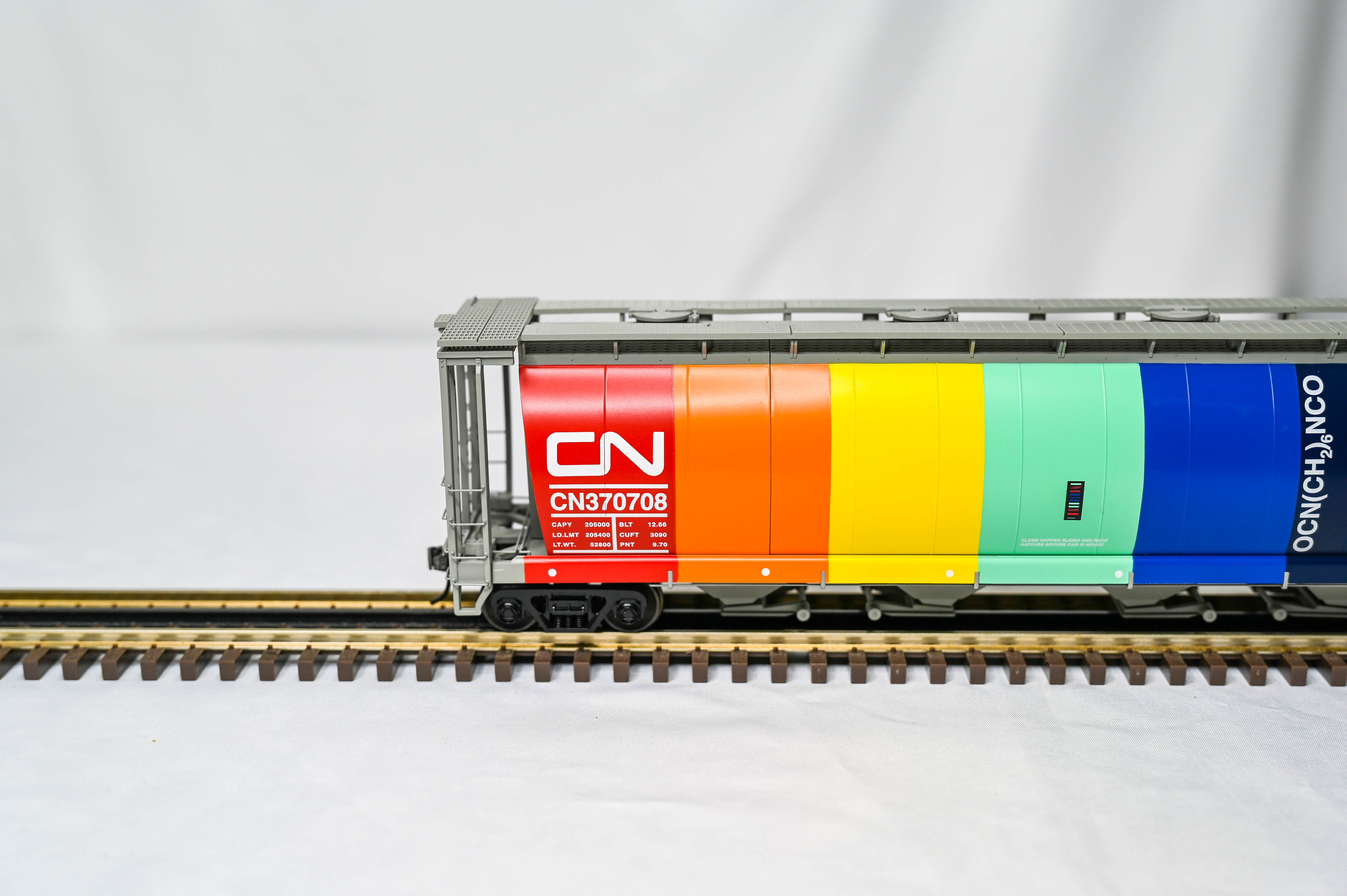 MTH Premier Canadian National (MTHRRC-2009) 100 Ton Hopper Car | O Scale | 20-97687