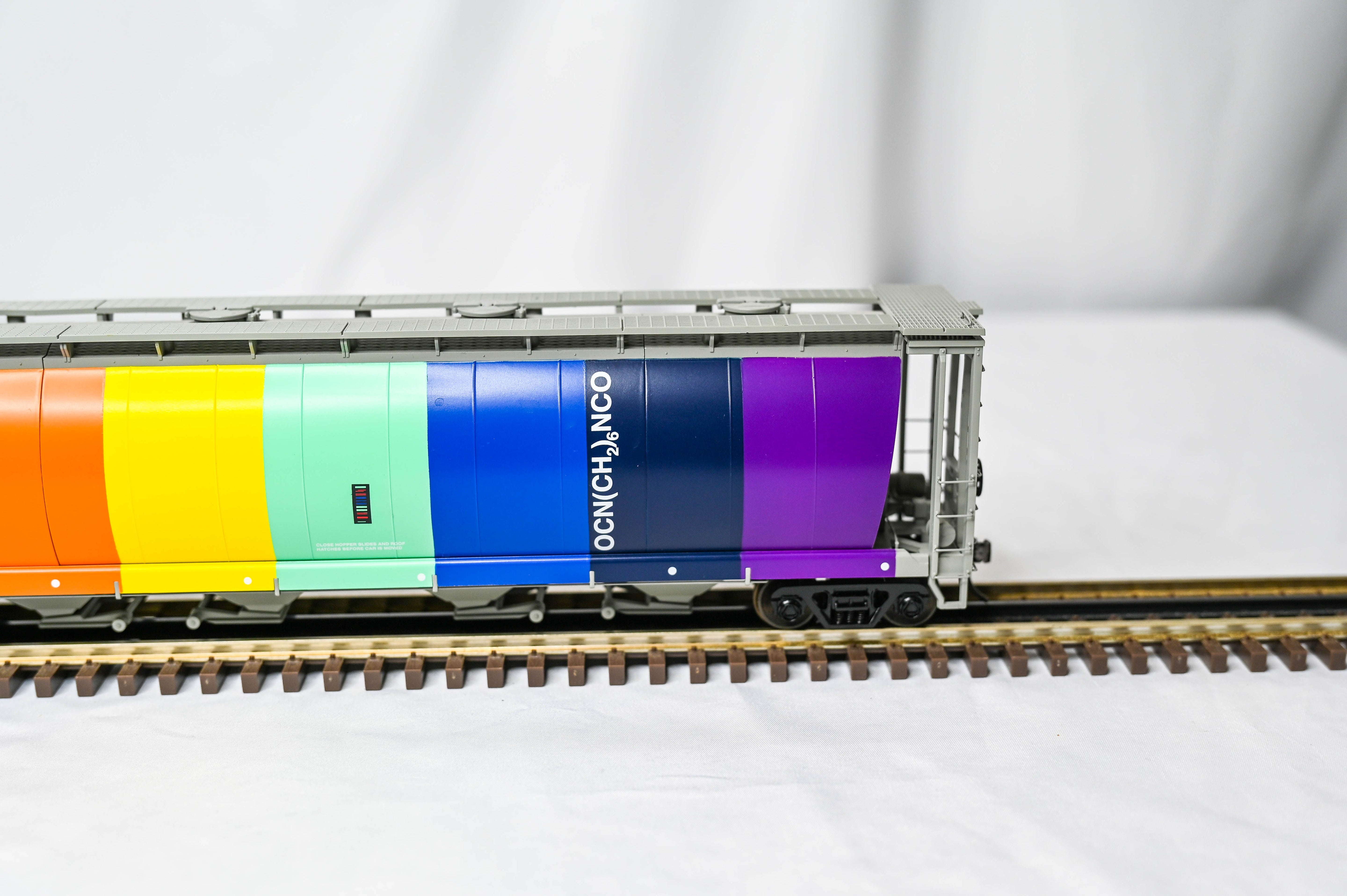 MTH Premier Canadian National (MTHRRC-2009) 100 Ton Hopper Car | O Scale | 20-97687