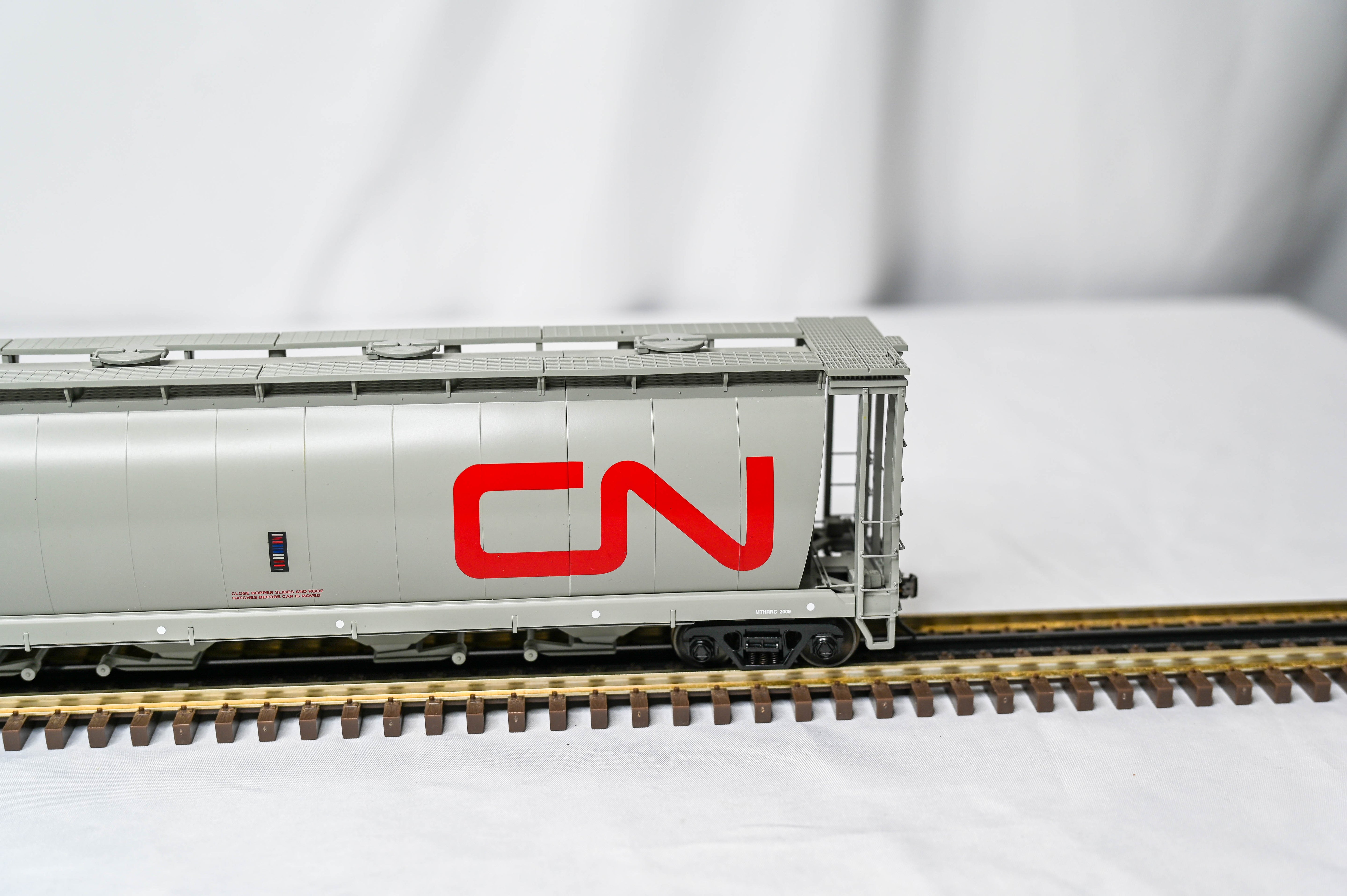 MTH Premier Canadian National (MTHRRC-2009) 100 Ton Hopper Car | O Scale | 20-97687