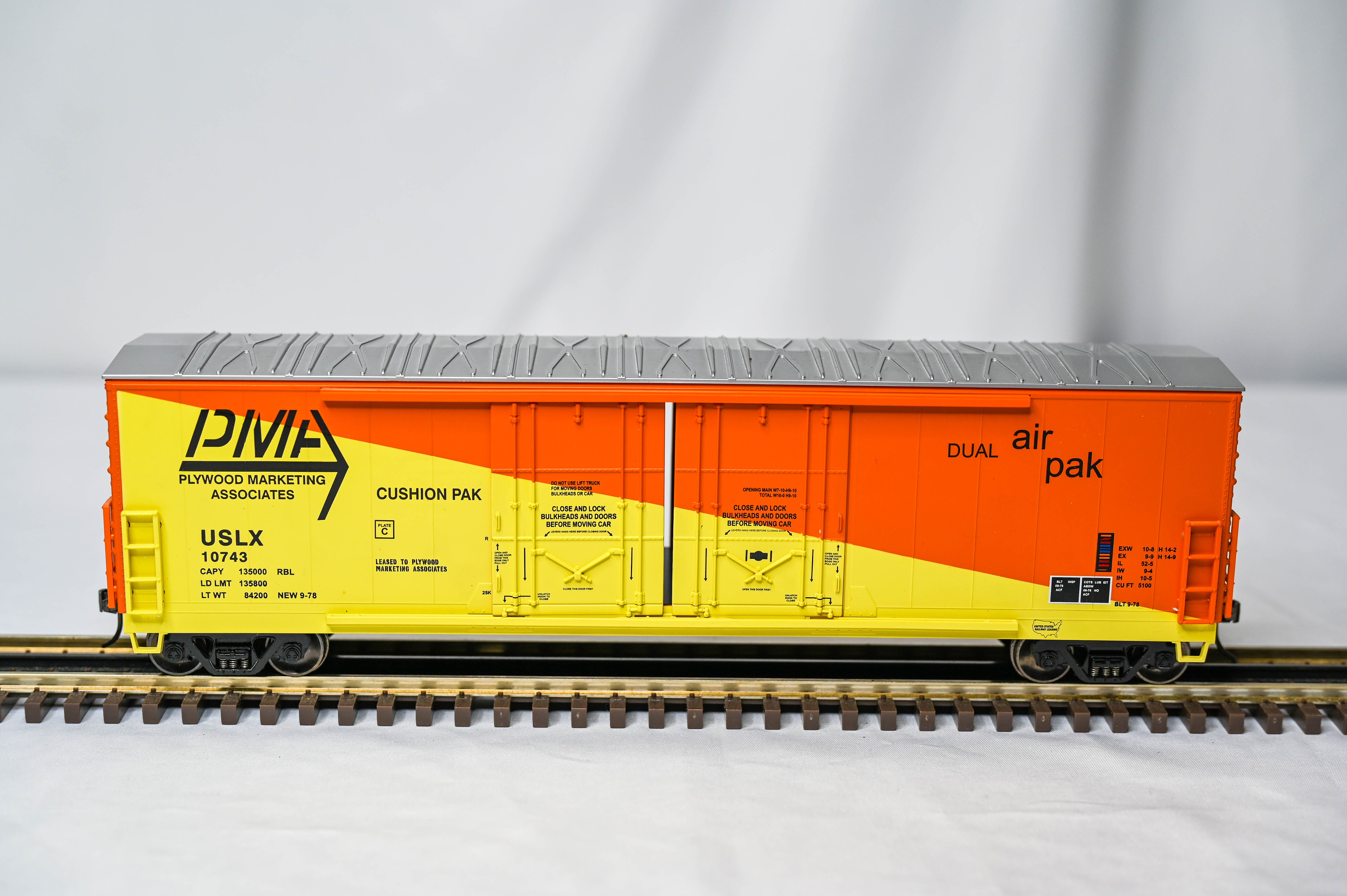 MTH Premier Plywood Marketing Association 50' Double Door Plugged Boxcar #10743 | O Scale | 20-93109