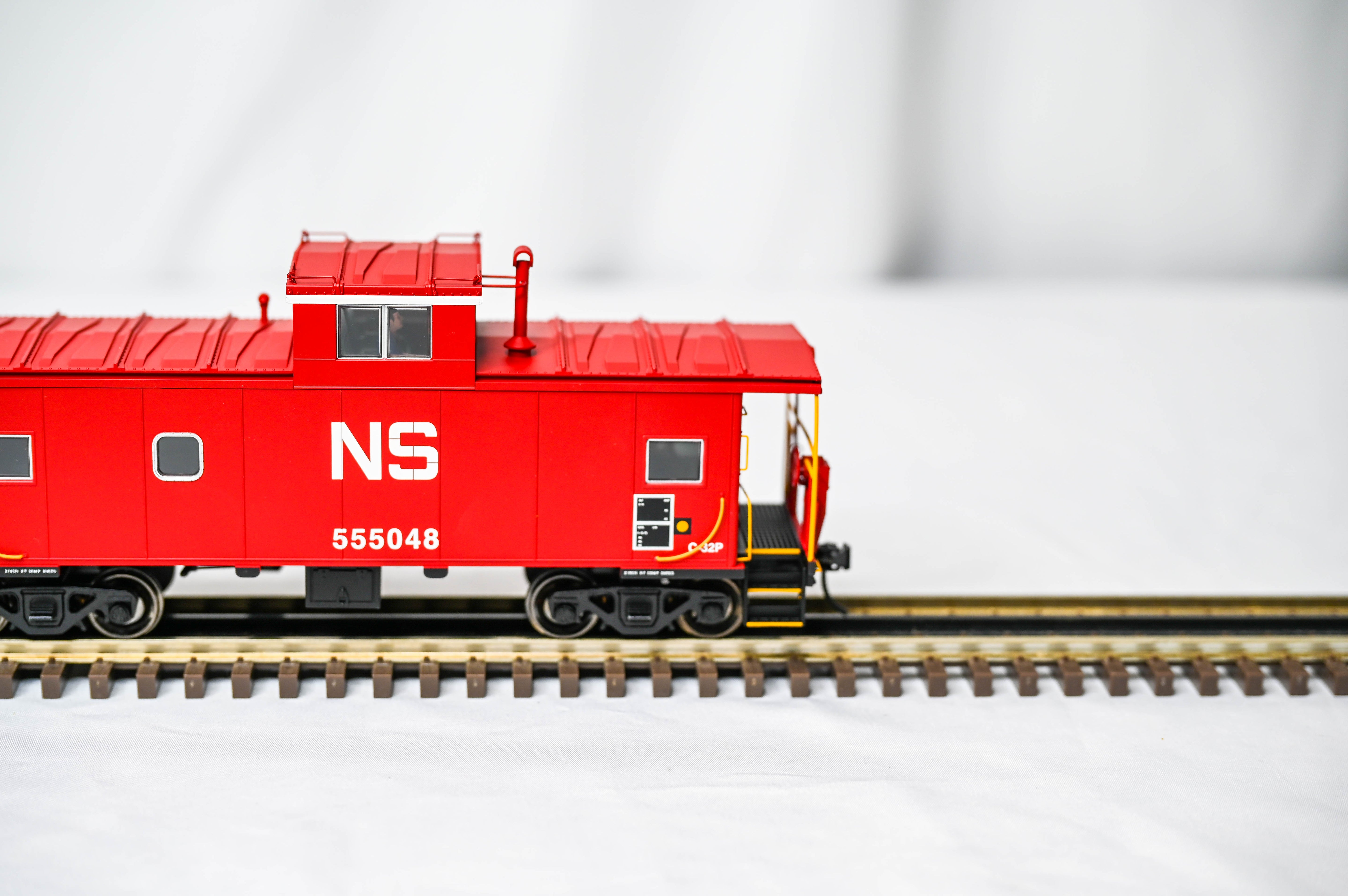 Atlas O Master Norfolk Southern Standard Cupola Caboose #555048 | 2-Rail | O Scale | 3004603-1